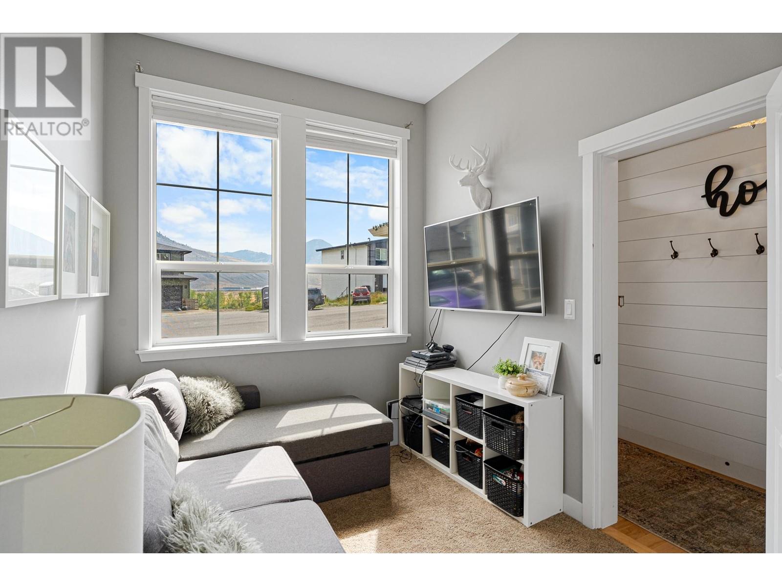 808 Woodrush Crt, Kamloops, British Columbia  V2B 0E3 - Photo 4 - 180436