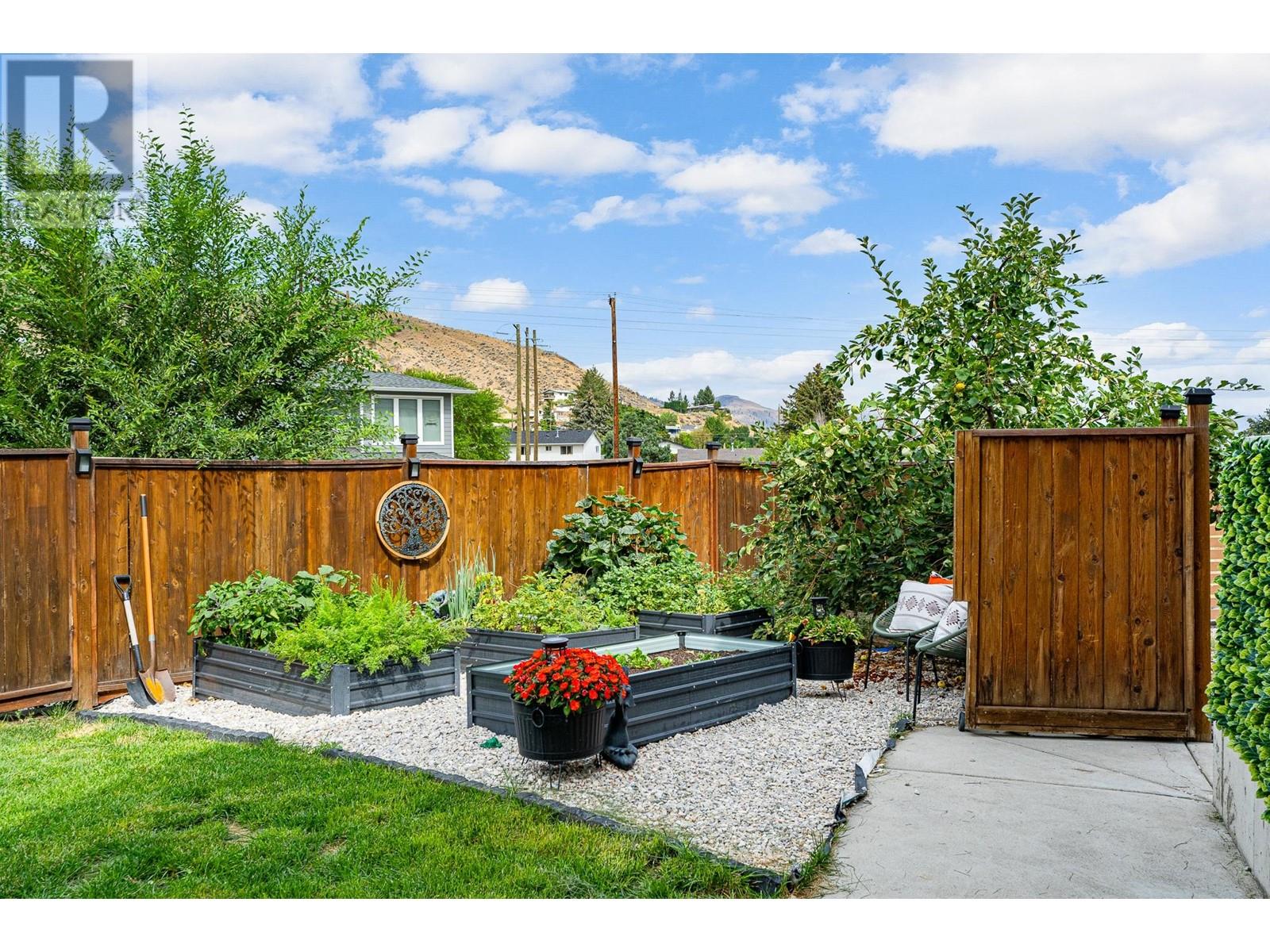 808 Woodrush Crt, Kamloops, British Columbia  V2B 0E3 - Photo 42 - 180436