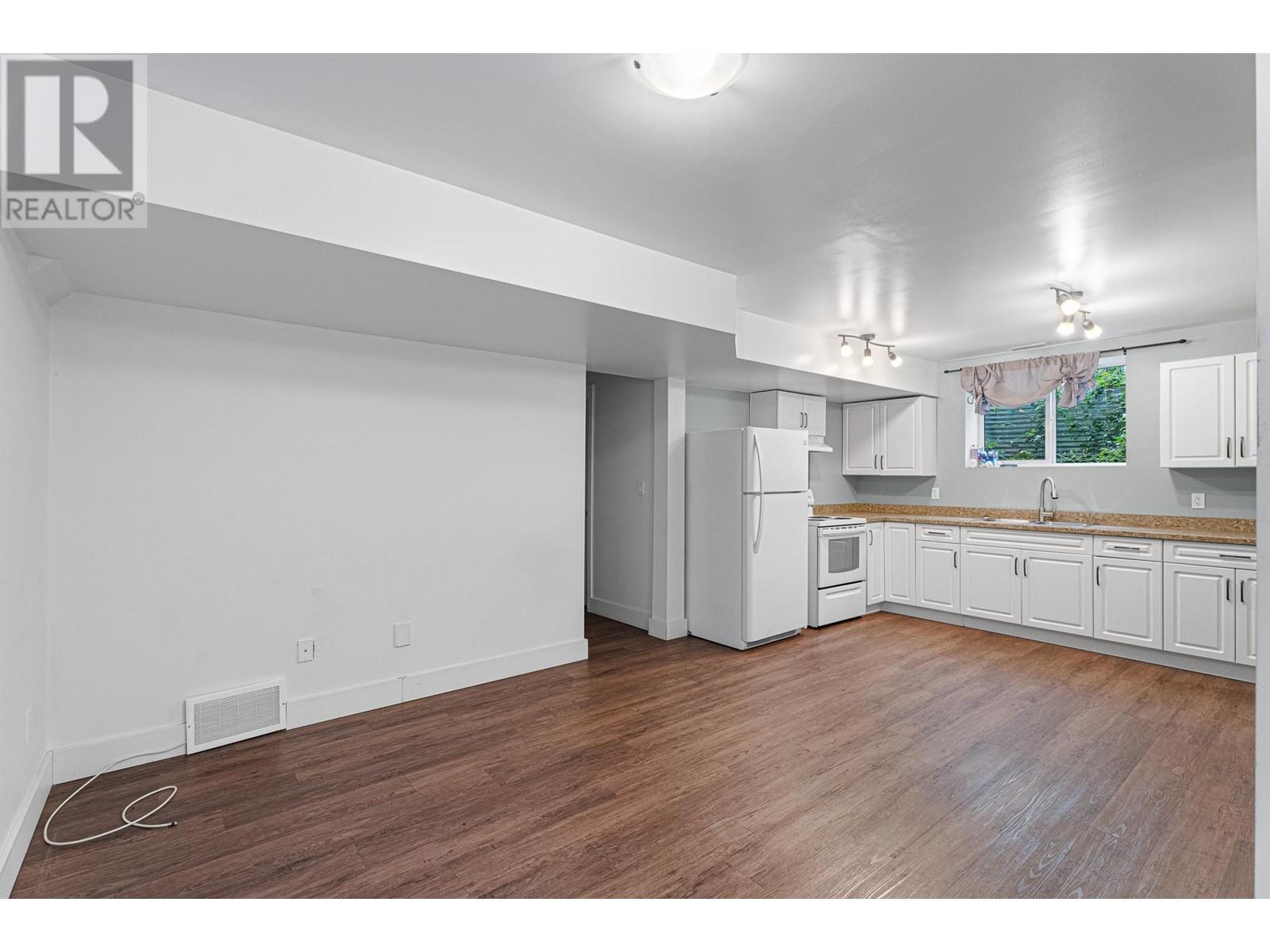 808 Woodrush Crt, Kamloops, British Columbia  V2B 0E3 - Photo 45 - 180436