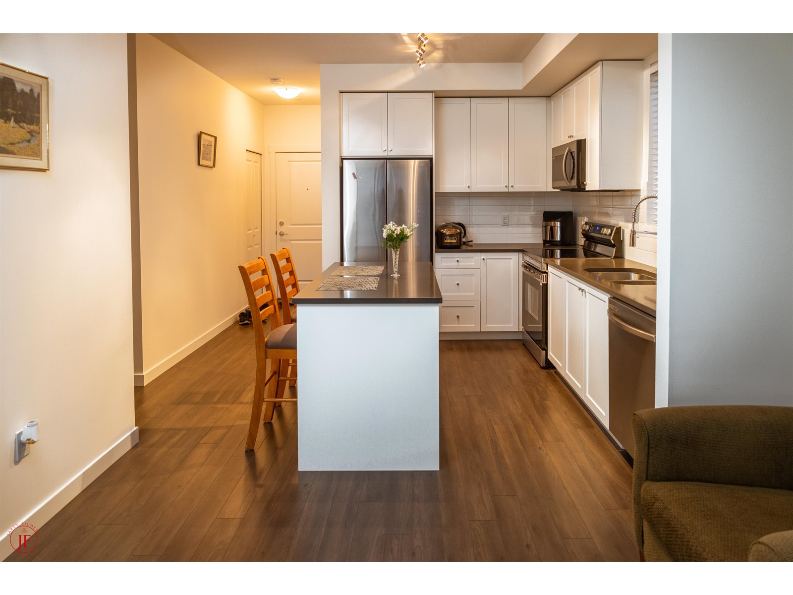Property at 207 15848 FRASER HIGHWAY image 2