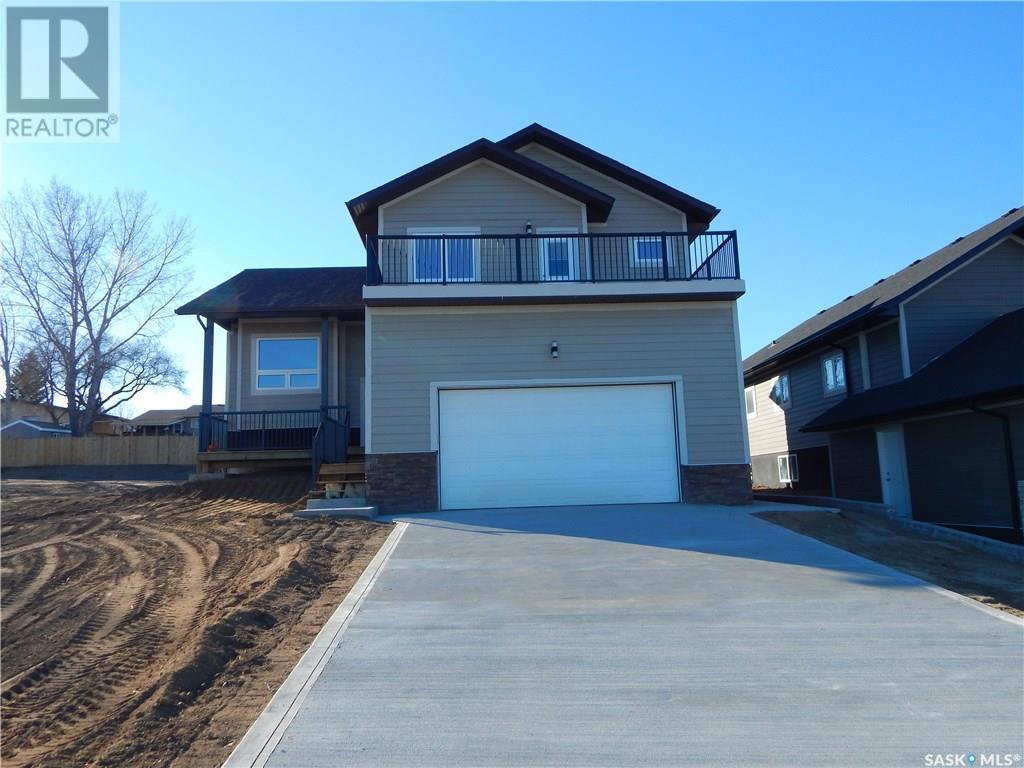 605 Confederation DRIVE, weyburn, Saskatchewan