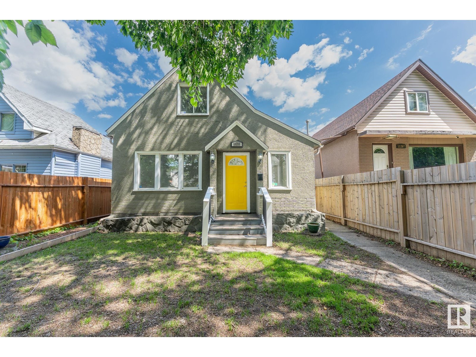 11211 93 St Nw, Edmonton, Alberta  T5G 1B9 - Photo 1 - E4402730