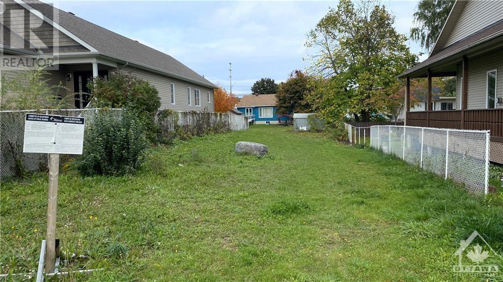1673 Kindersley Avenue, Ottawa, Ontario  K1C 4V4 - Photo 1 - X9516815