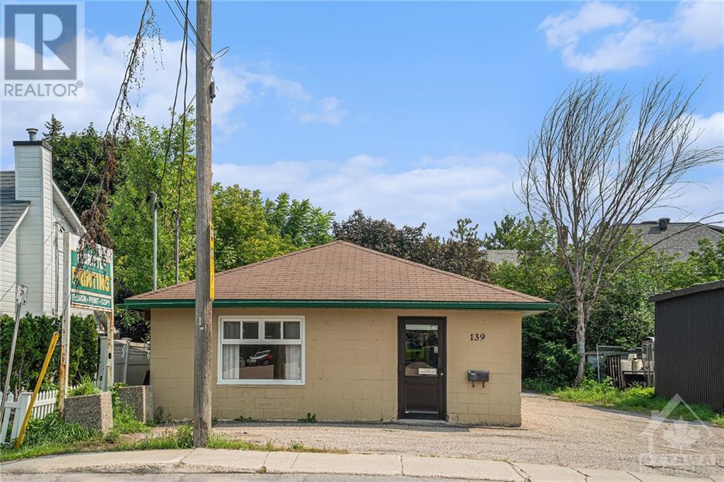 139 Daniel Street N, Arnprior, Ontario  K7S 2L2 - Photo 2 - X9517599