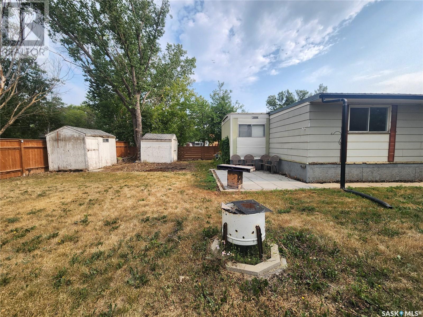 65 14th Street, Weyburn, Saskatchewan  S4H 1L5 - Photo 28 - SK981153