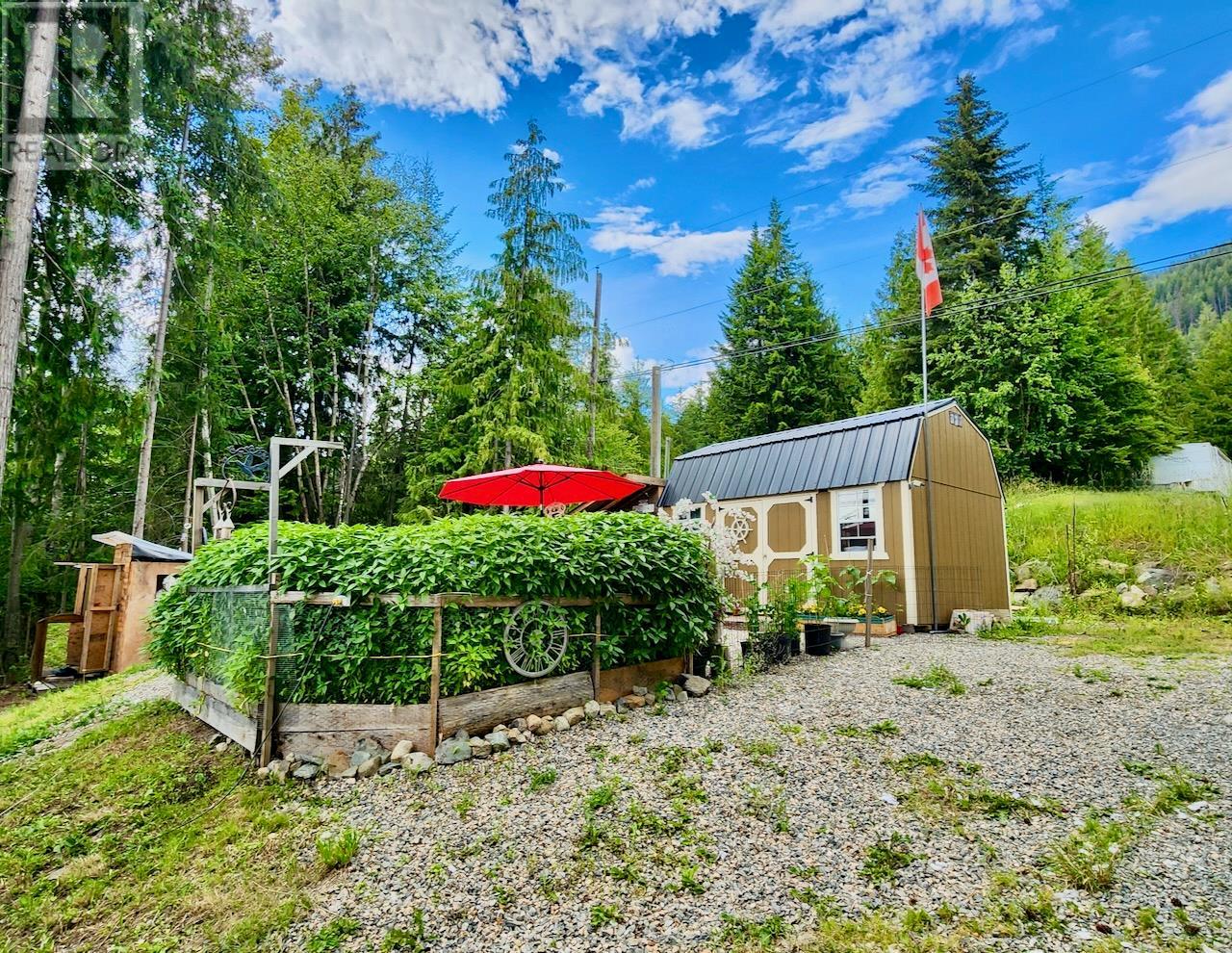 7436 Estate Drive Lot# 27, Anglemont, British Columbia  V0E 1M8 - Photo 16 - 10318073