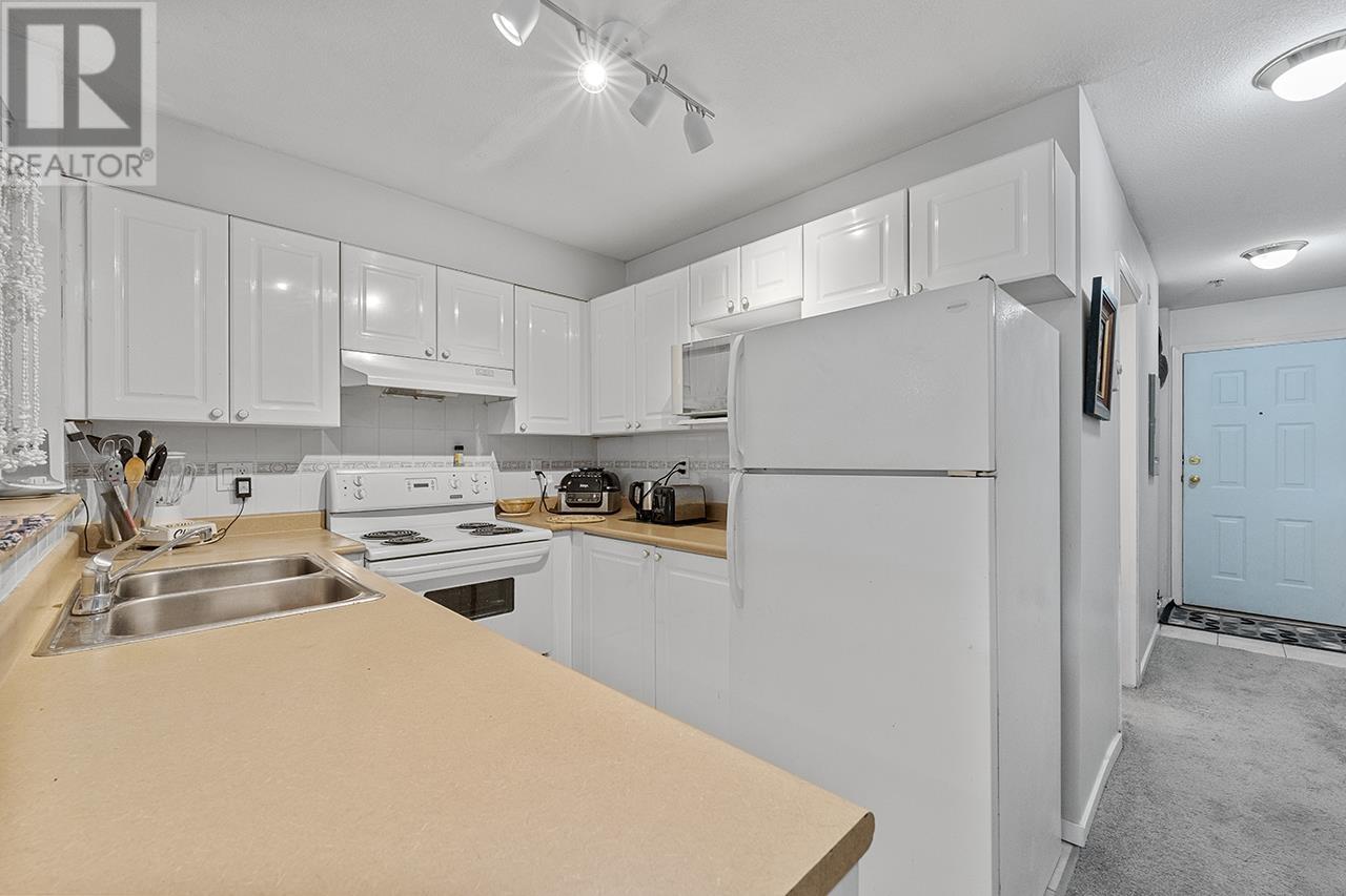 211 868 Kingsway, Vancouver, British Columbia  V5V 3C3 - Photo 6 - R2916353