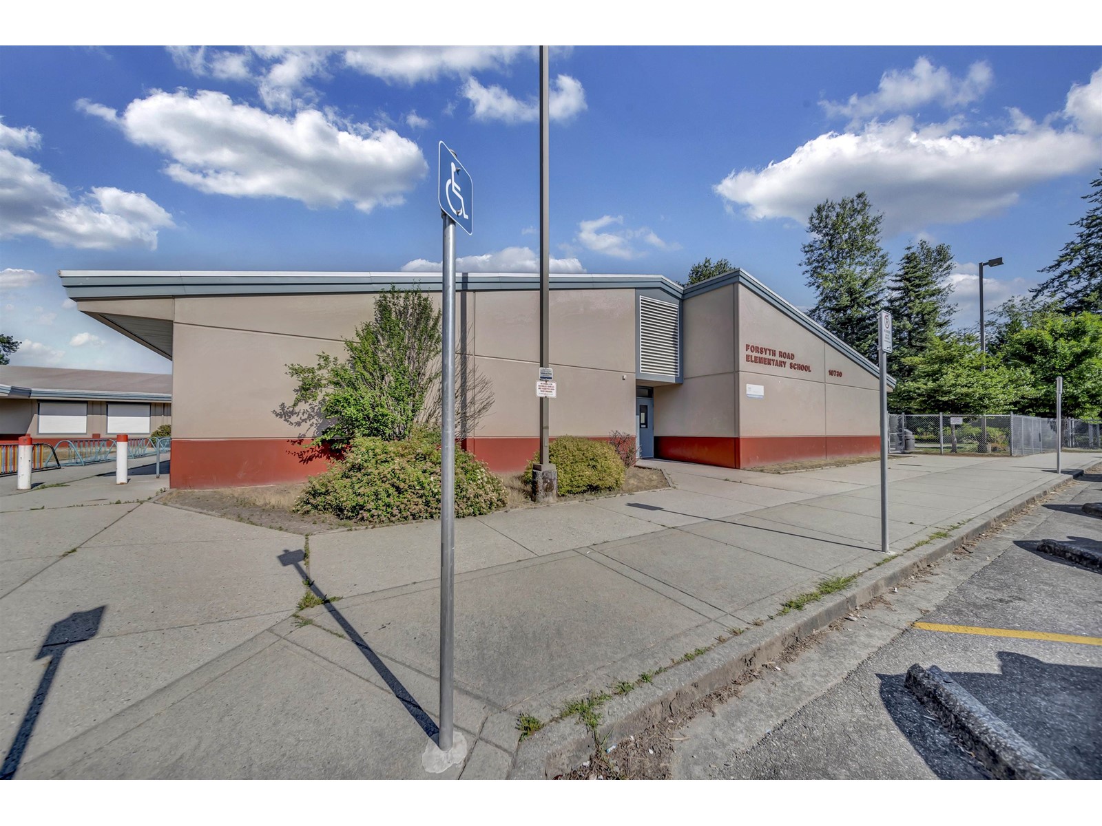 Property at 10650 138 STREET image 3