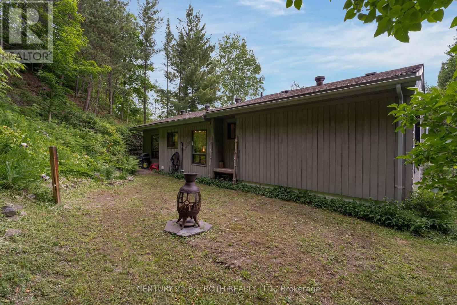 8 Pine Spring Road, Oro-Medonte (Horseshoe Valley), Ontario  L4M 4Y8 - Photo 32 - S9261661