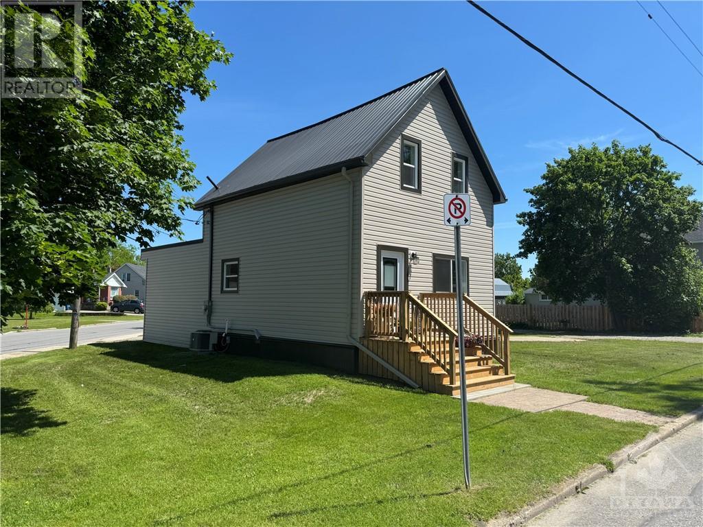 27 ANNE STREET, smiths falls, Ontario