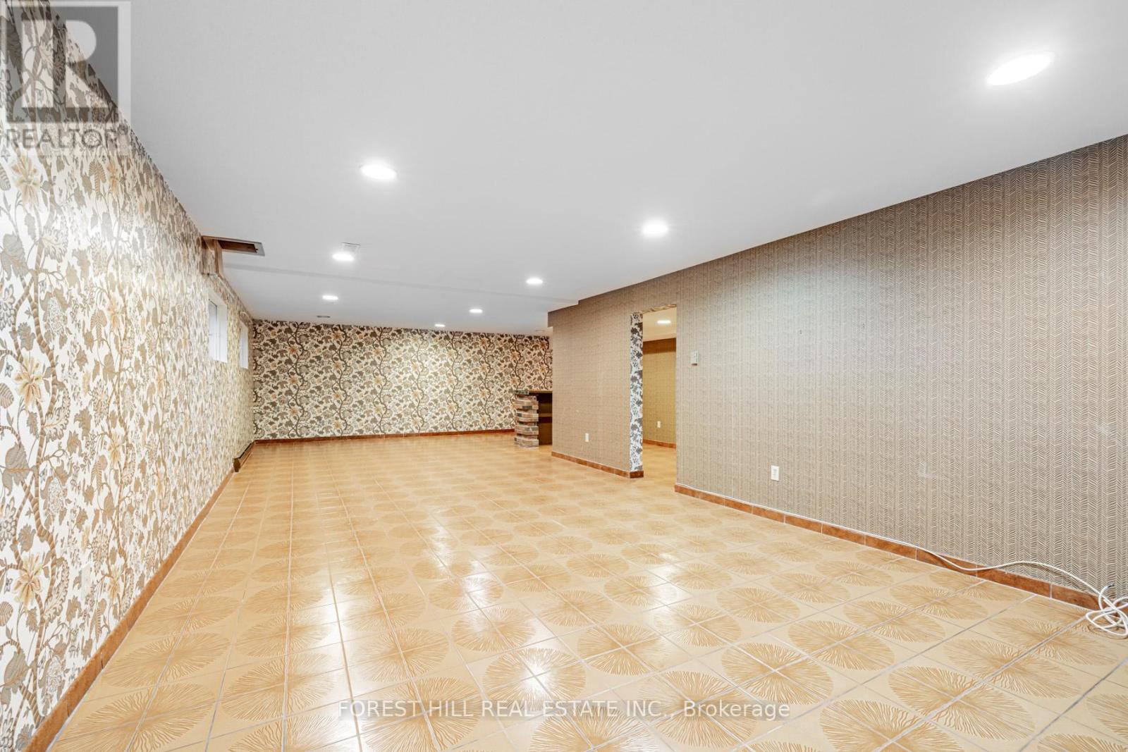 360 Banbury Road, Toronto (St. Andrew-Windfields), Ontario  M2L 2V5 - Photo 14 - C9261824