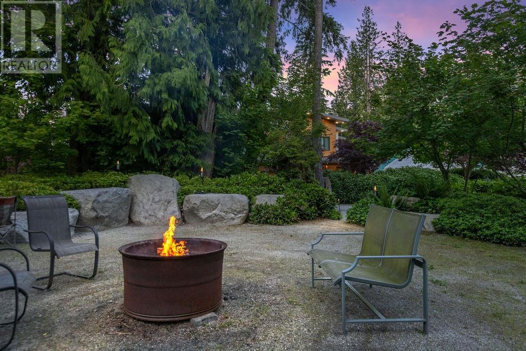 1008 Stewart Road, Gibsons, British Columbia  V0N 1V7 - Photo 7 - R2911266