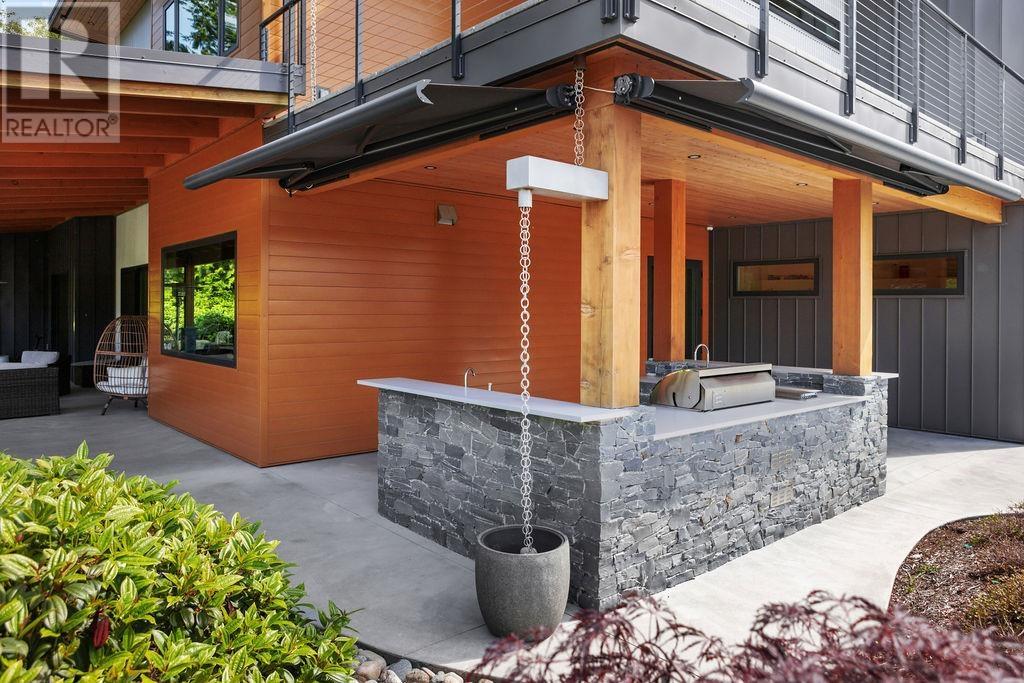 1008 Stewart Road, Gibsons, British Columbia  V0N 1V7 - Photo 10 - R2911266