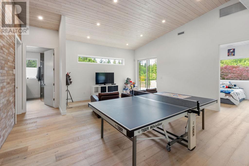 1008 Stewart Road, Gibsons, British Columbia  V0N 1V7 - Photo 26 - R2911266