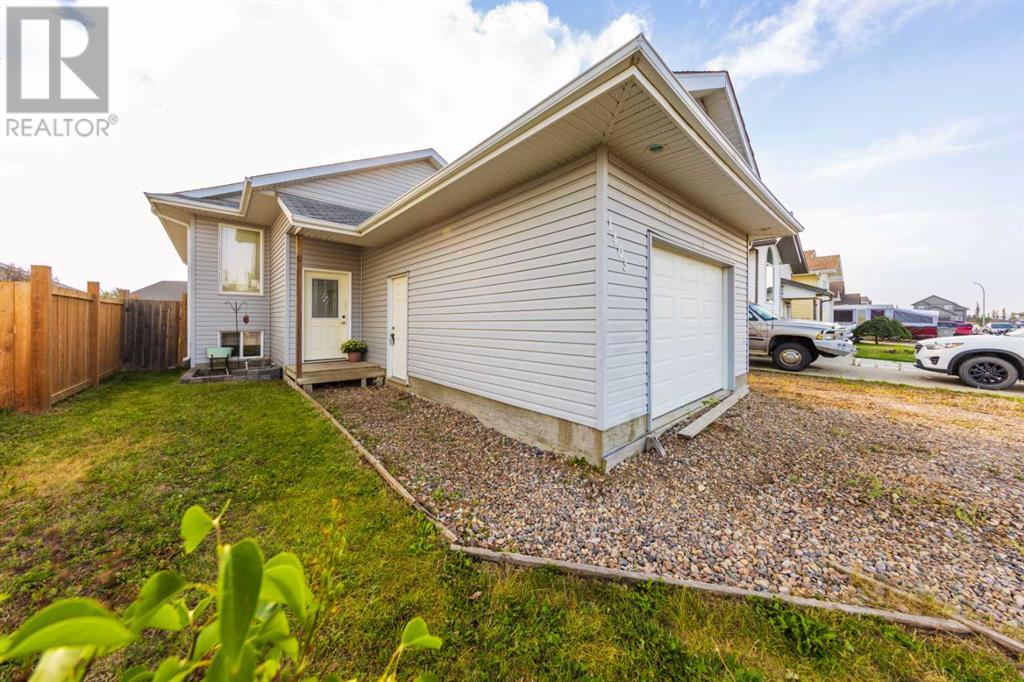 <h3>$279,900</h3><p>1403 48 Avenue, Lloydminster, Saskatchewan</p>