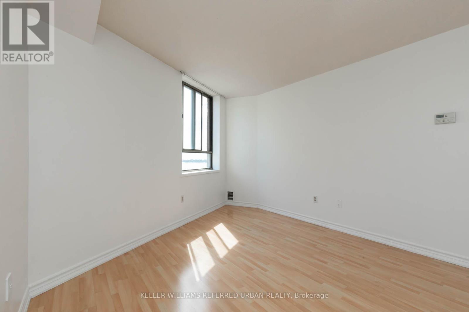 2401 - 270 Queens Quay W, Toronto (Waterfront Communities), Ontario  M5J 2N4 - Photo 18 - C9004166