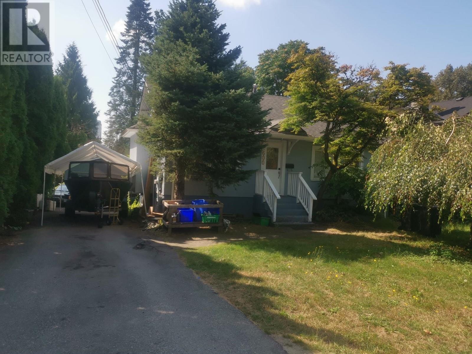 Property at 600 THOMPSON AVENUE image