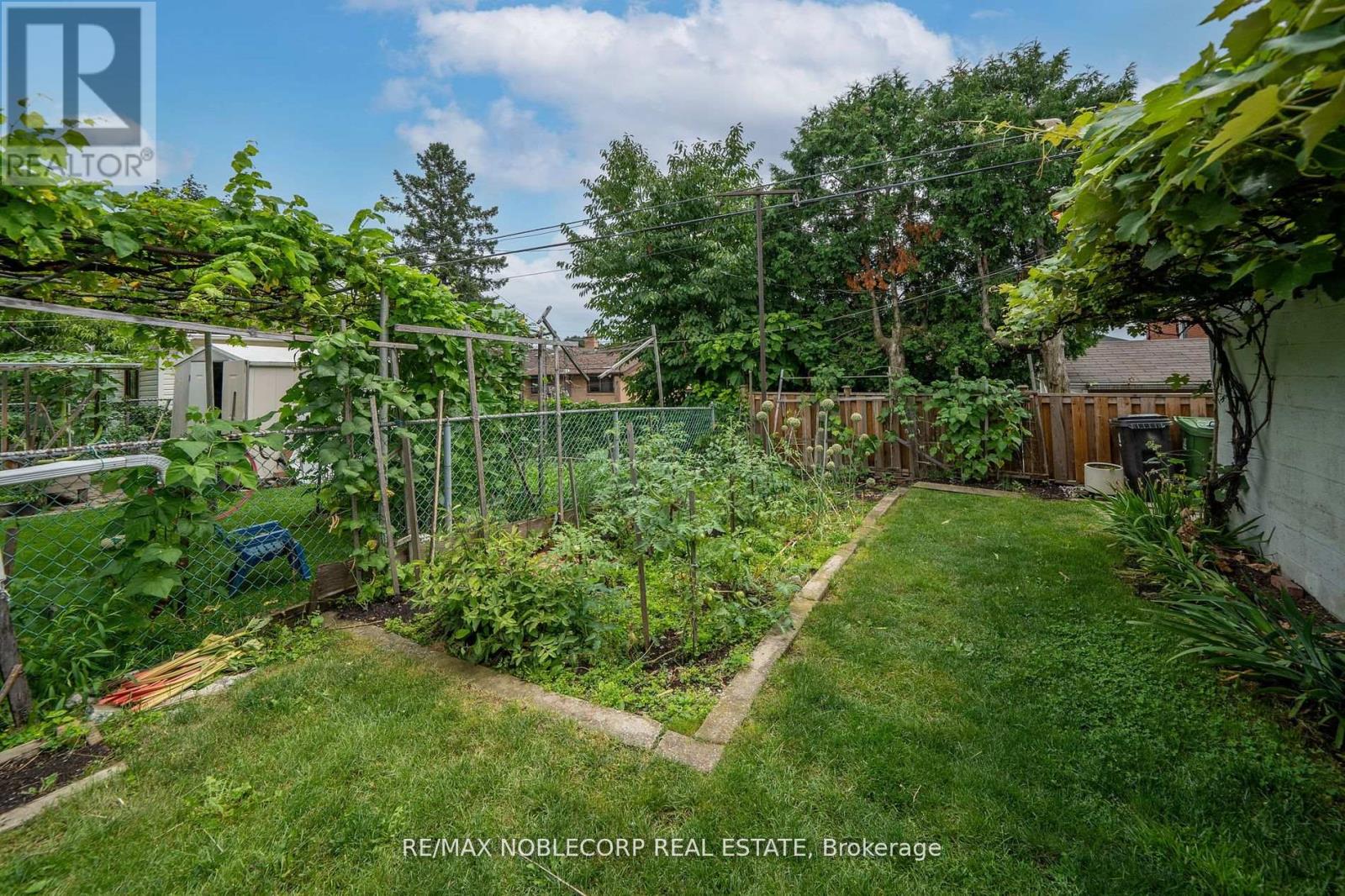 23 Kanarick Crescent, Toronto (Glenfield-Jane Heights), Ontario  M3L 1P3 - Photo 32 - W9262247