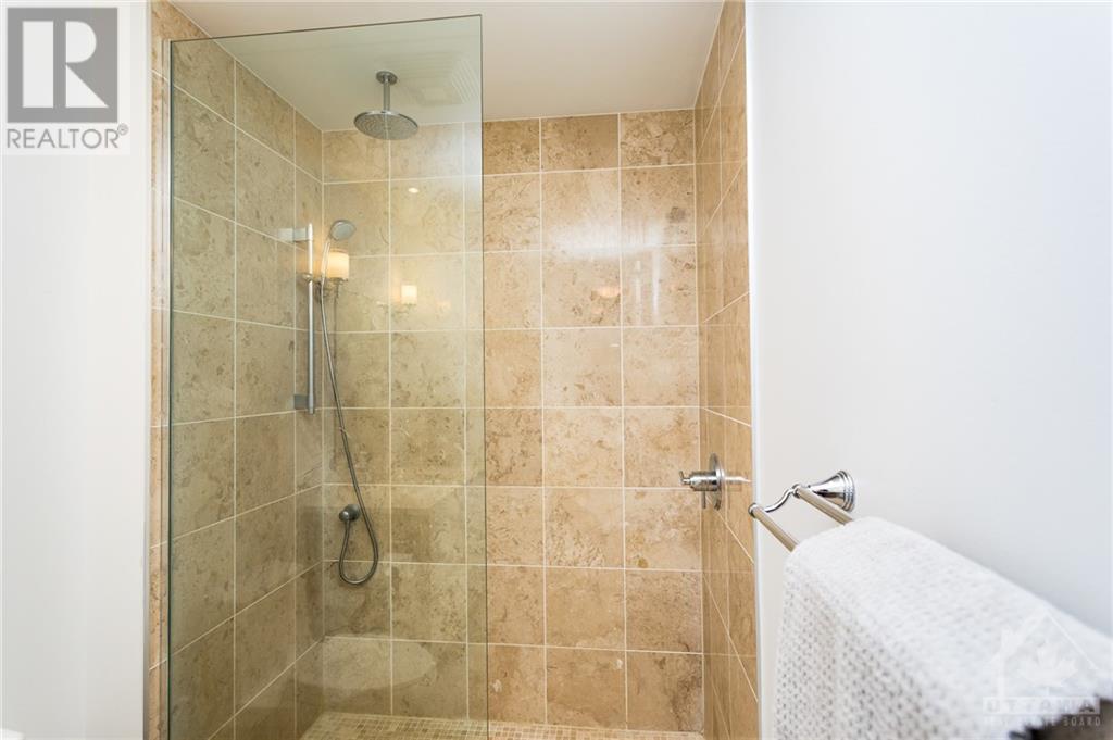 111 CHAMPAGNE AVENUE S UNIT#1810 Ottawa