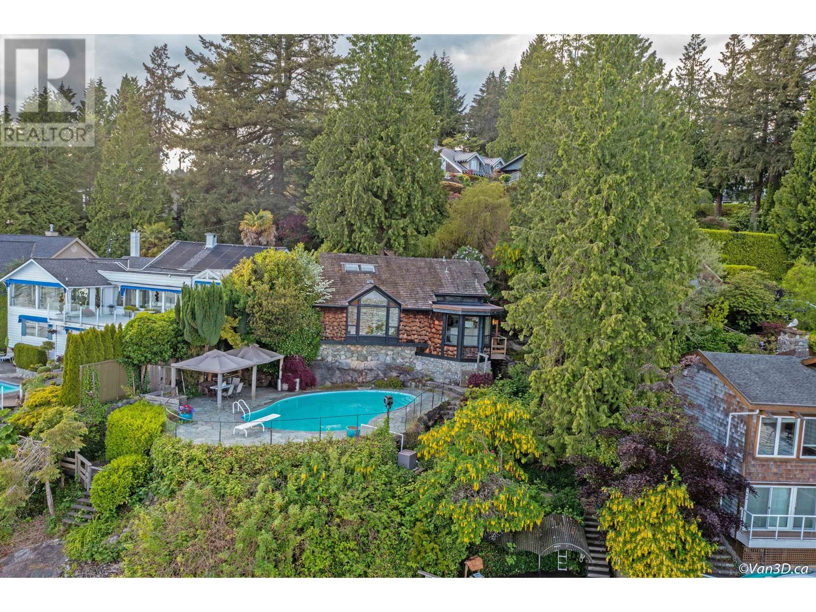 4541 Stonehaven Avenue, North Vancouver, British Columbia  V0V 0V0 - Photo 6 - R2916666