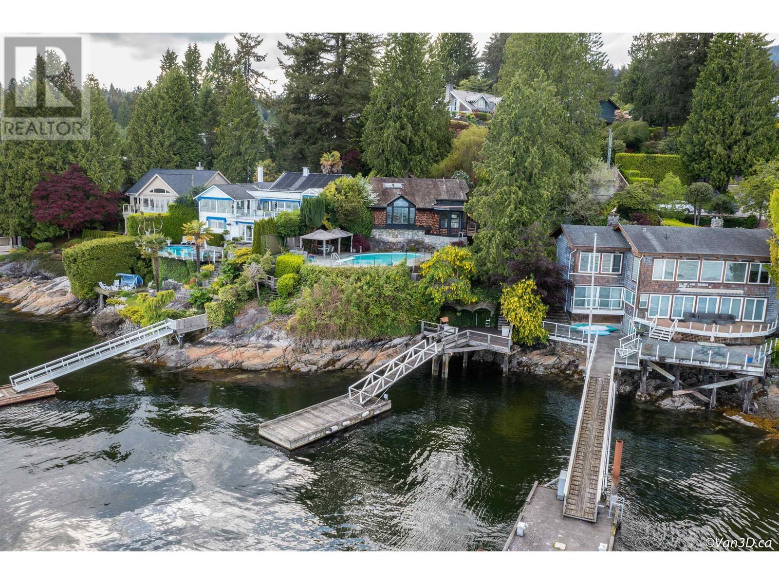 4541 Stonehaven Avenue, North Vancouver, British Columbia  V0V 0V0 - Photo 5 - R2916666