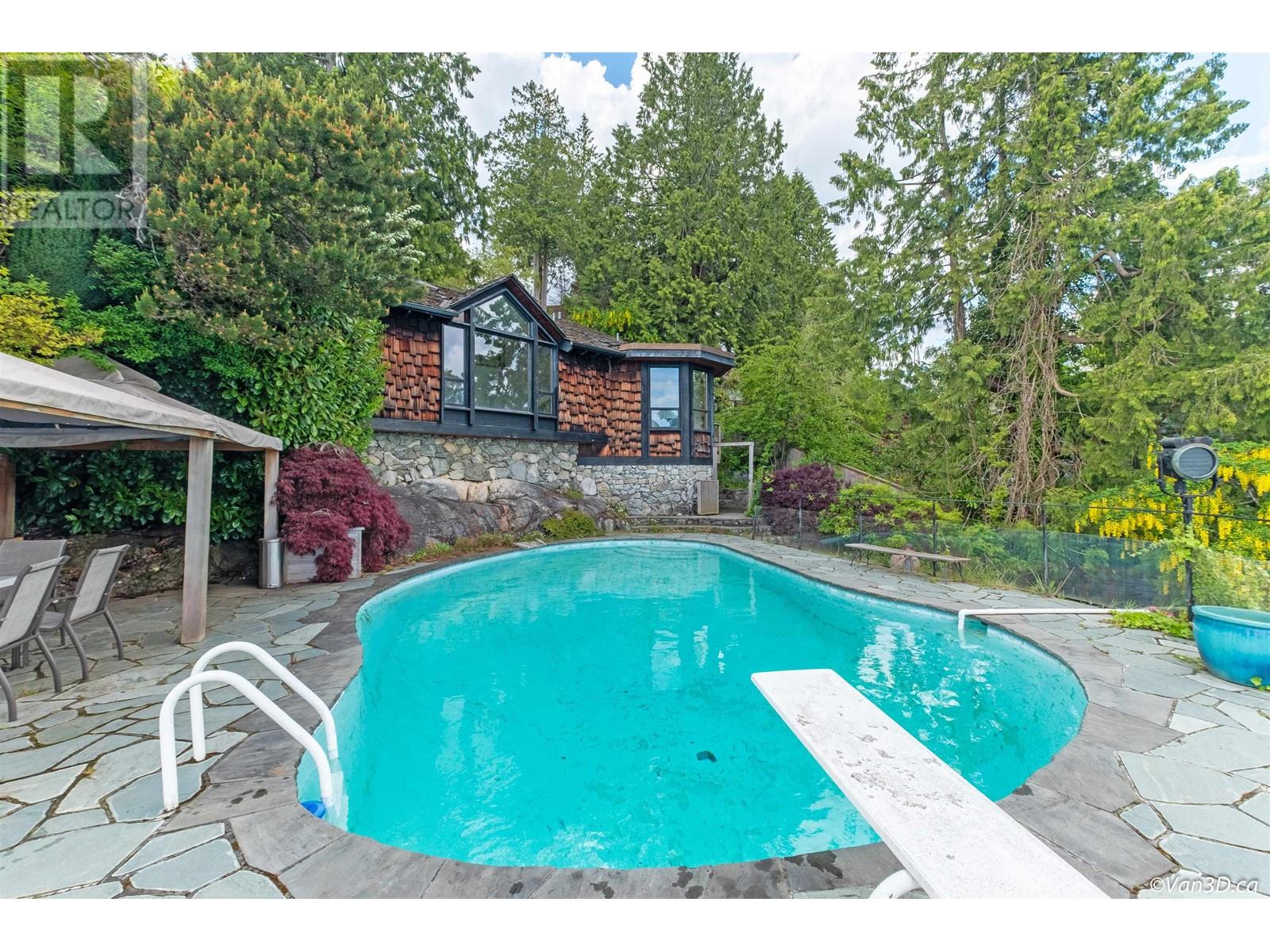 4541 Stonehaven Avenue, North Vancouver, British Columbia  V0V 0V0 - Photo 17 - R2916666