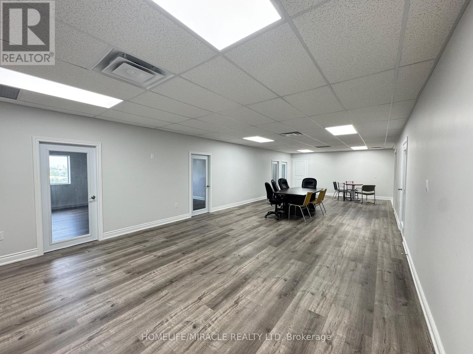 #1 - 25 A Hansen Road S, Brampton (Queen Street Corridor), Ontario  L6Y 5H1 - Photo 10 - W9263068