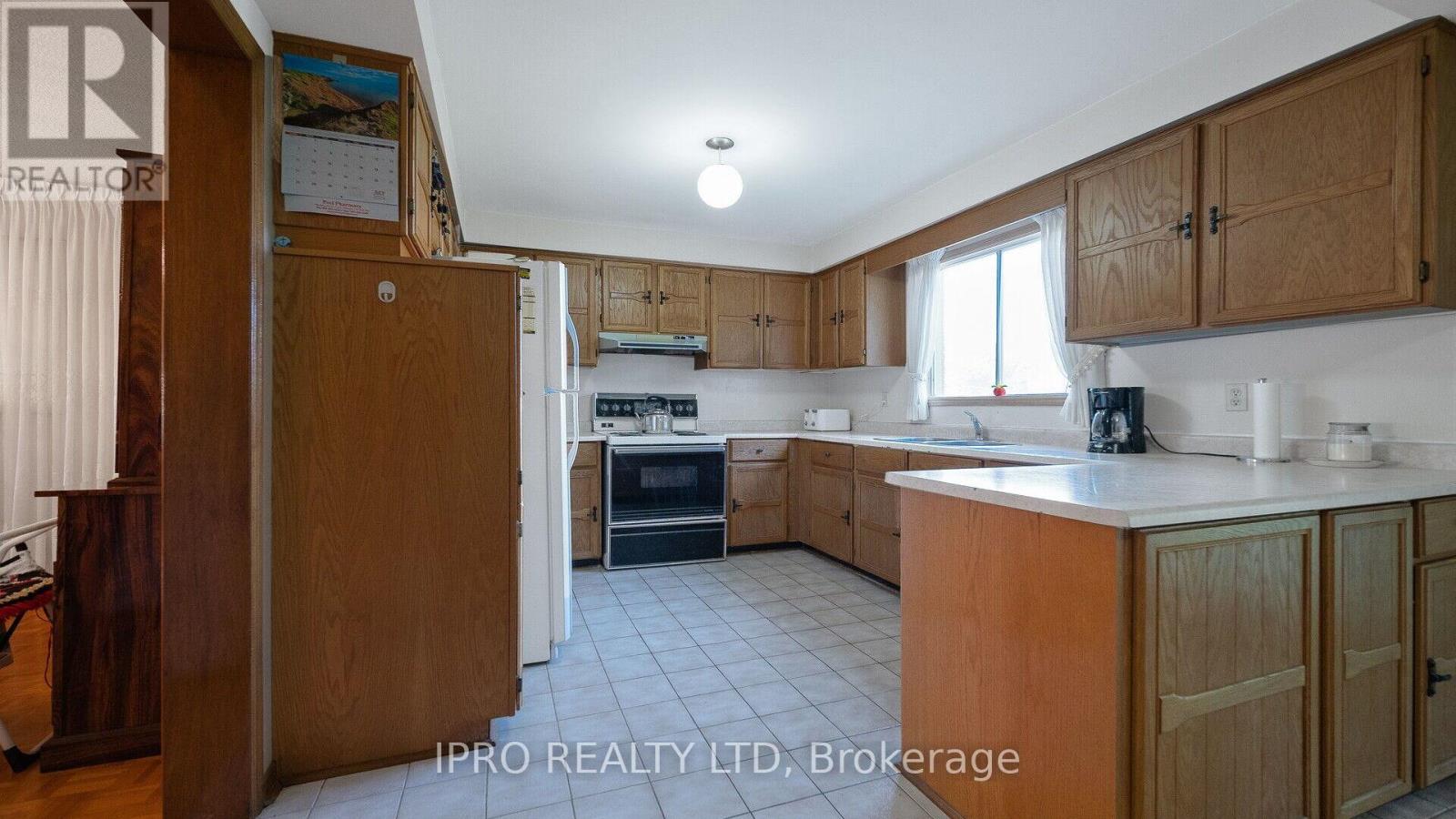 77 Flowertown Avenue, Brampton (Northwood Park), Ontario  L6X 4H6 - Photo 24 - W9263075