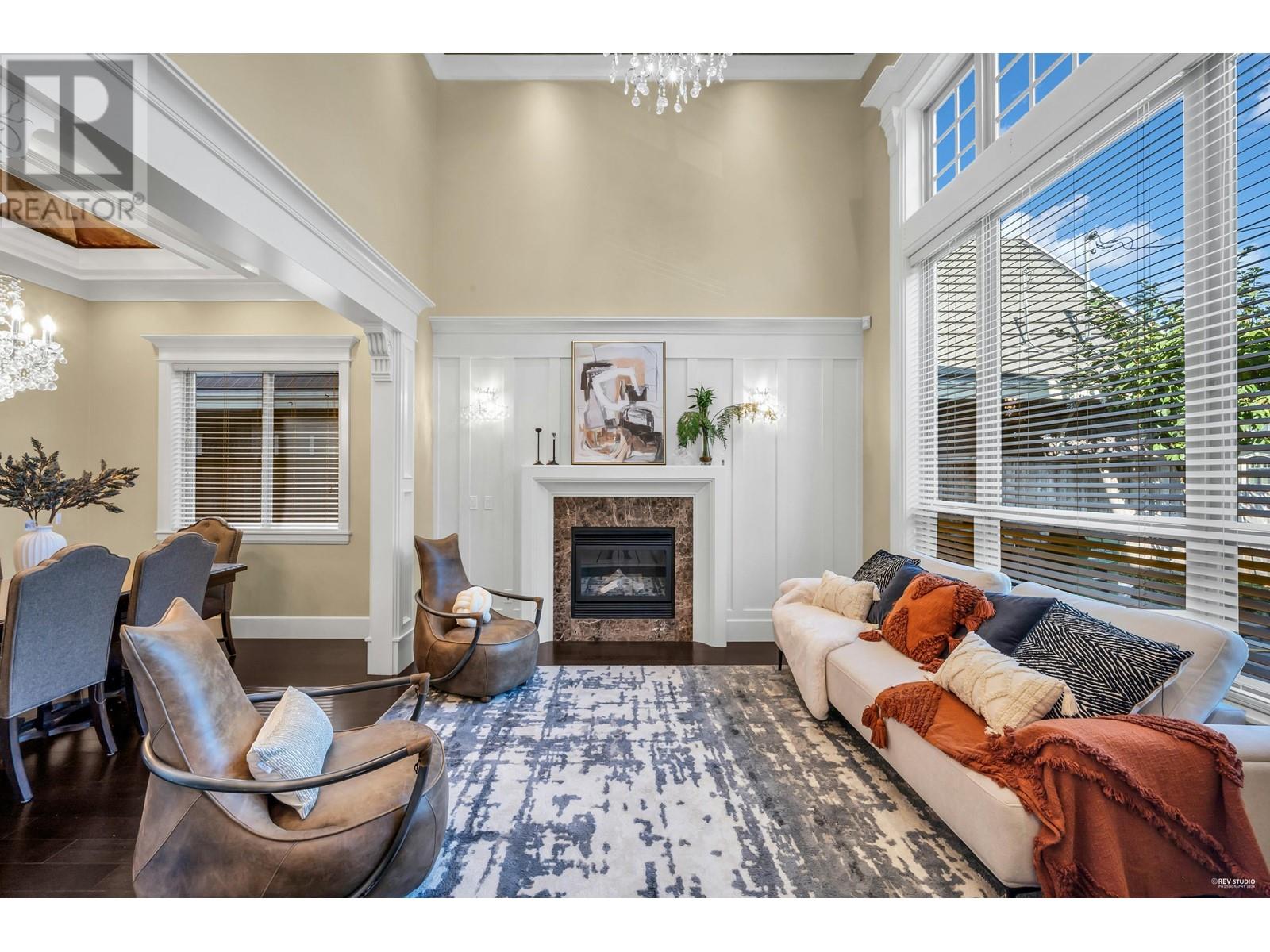 Listing Picture 2 of 40 : 3460 LAMOND AVENUE, Richmond / 烈治文 - 魯藝地產 Yvonne Lu Group - MLS Medallion Club Member