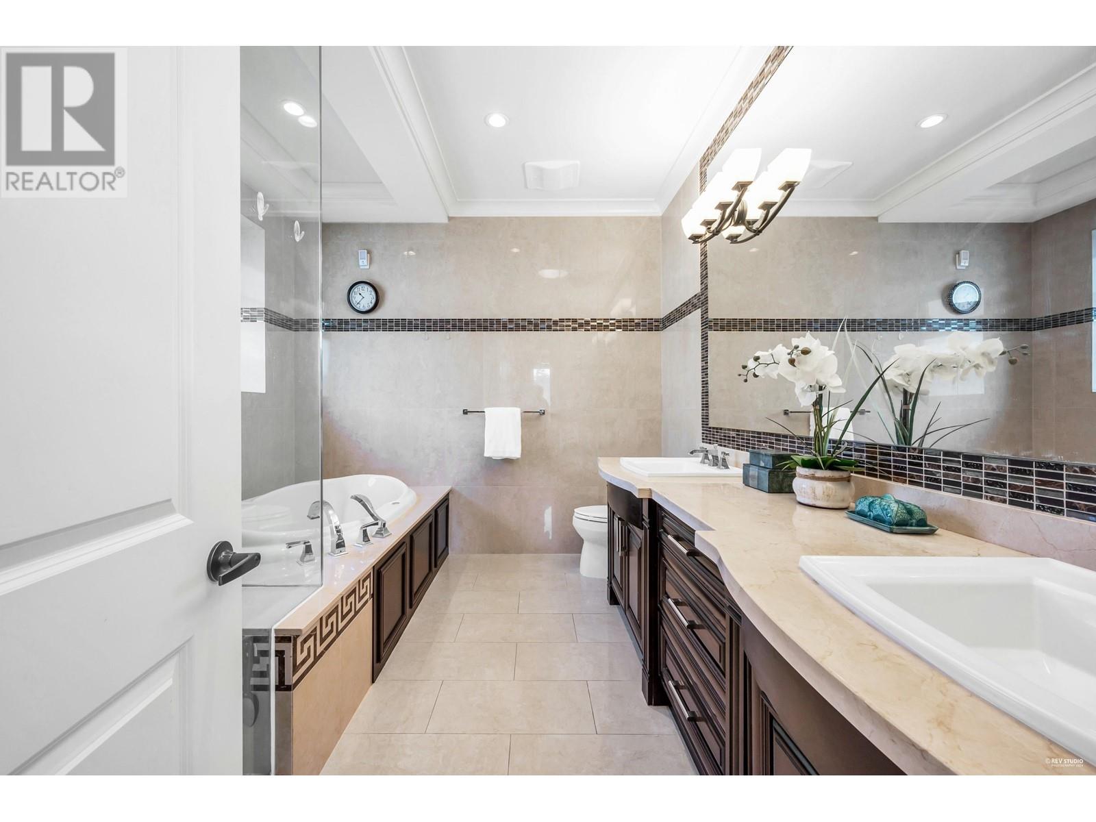 Listing Picture 32 of 40 : 3460 LAMOND AVENUE, Richmond / 烈治文 - 魯藝地產 Yvonne Lu Group - MLS Medallion Club Member