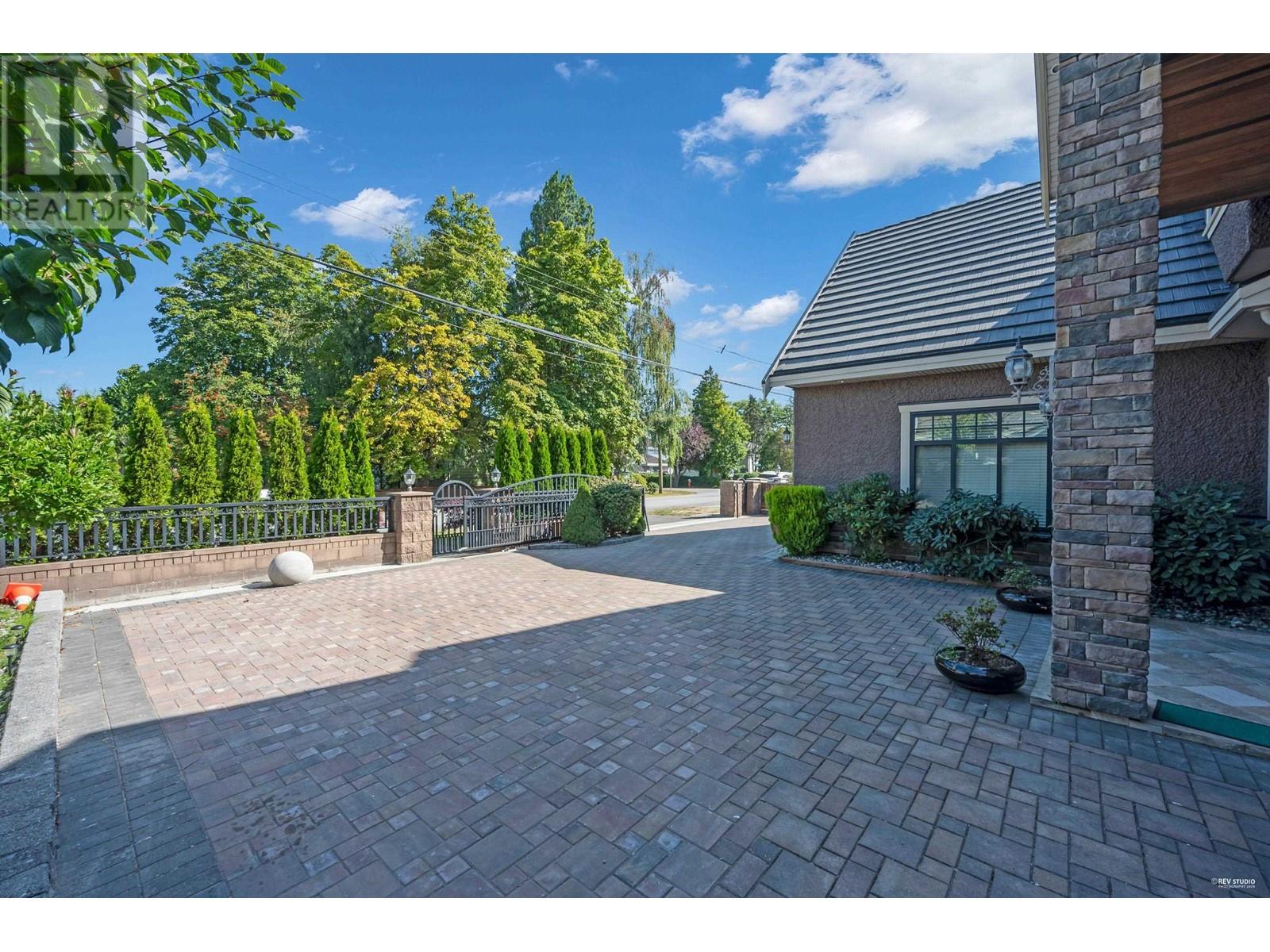Listing Picture 34 of 40 : 3460 LAMOND AVENUE, Richmond / 烈治文 - 魯藝地產 Yvonne Lu Group - MLS Medallion Club Member
