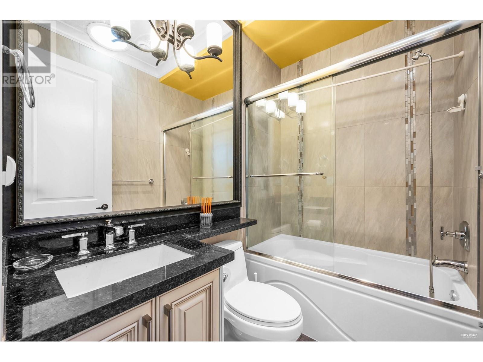 Listing Picture 28 of 40 : 3460 LAMOND AVENUE, Richmond / 烈治文 - 魯藝地產 Yvonne Lu Group - MLS Medallion Club Member