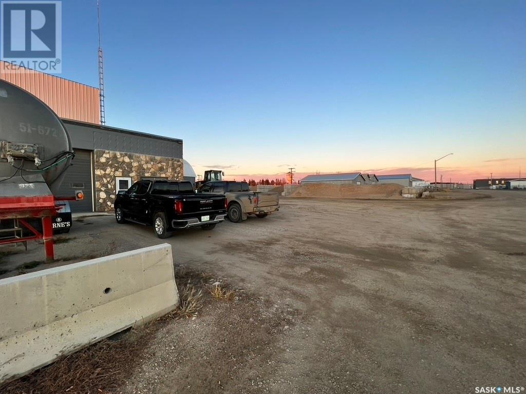280 Central Street, Melfort, Saskatchewan  S0E 1A0 - Photo 2 - SK981121