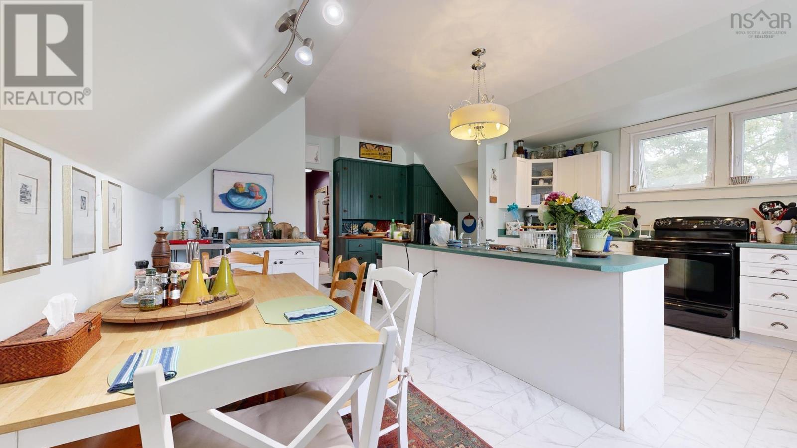 16 John Street, Shelburne, Nova Scotia  B0T 1W0 - Photo 13 - 202420124