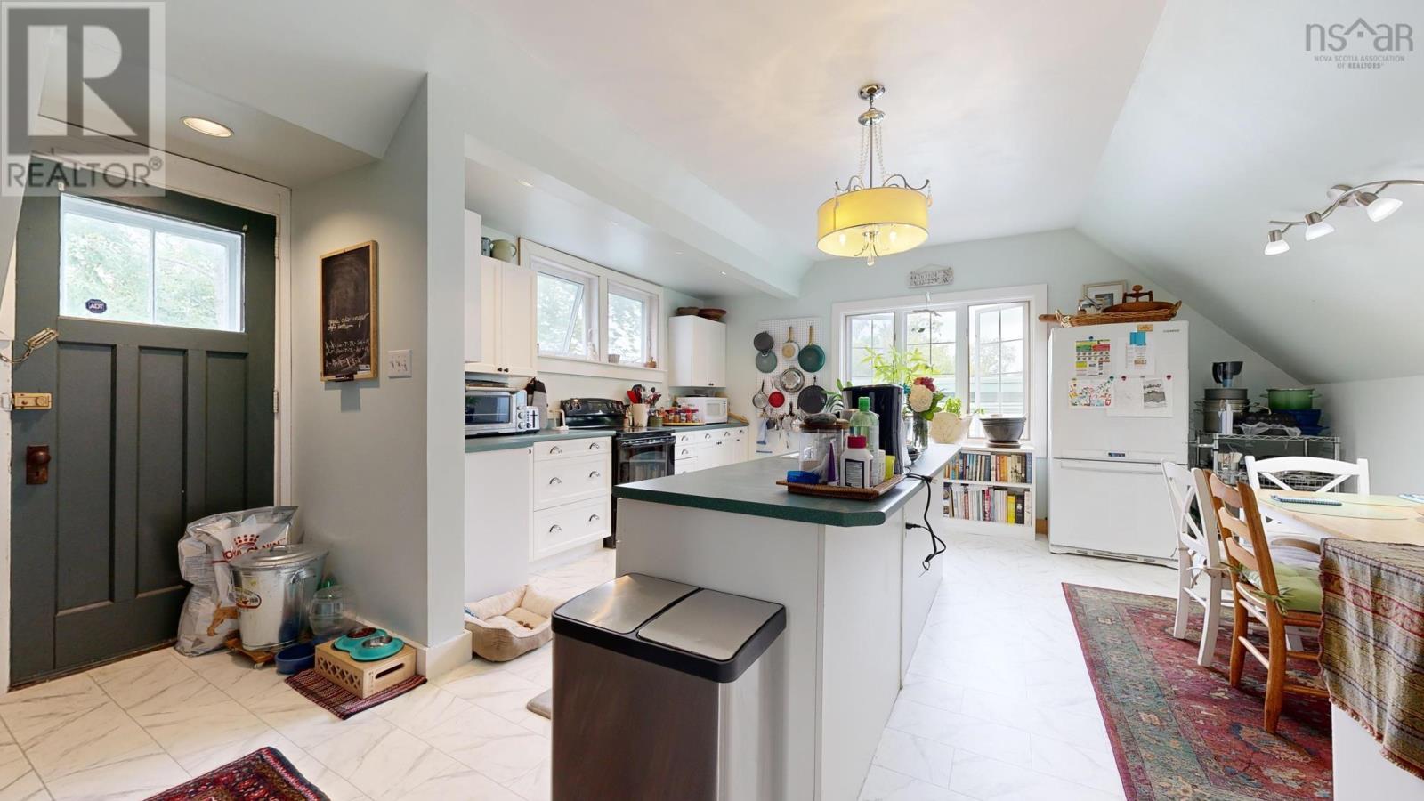 16 John Street, Shelburne, Nova Scotia  B0T 1W0 - Photo 10 - 202420134