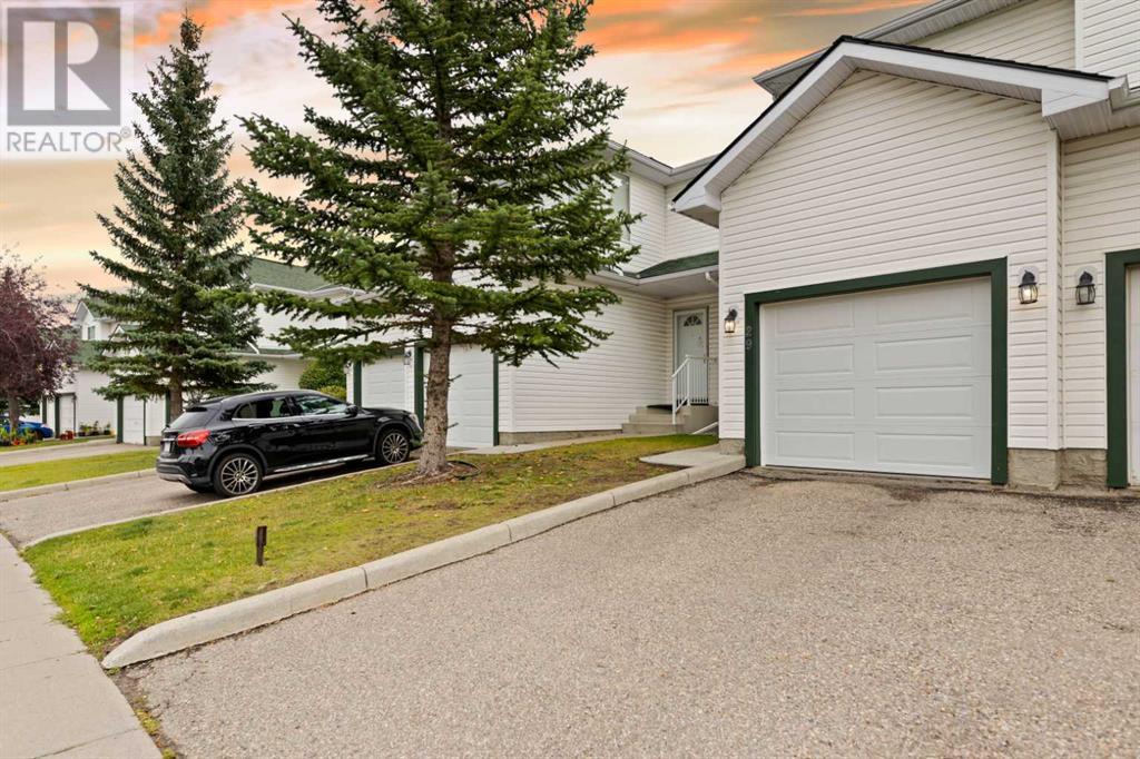 29 Sandpiper Link Nw, Calgary, Alberta  T3K 4L7 - Photo 3 - A2159044