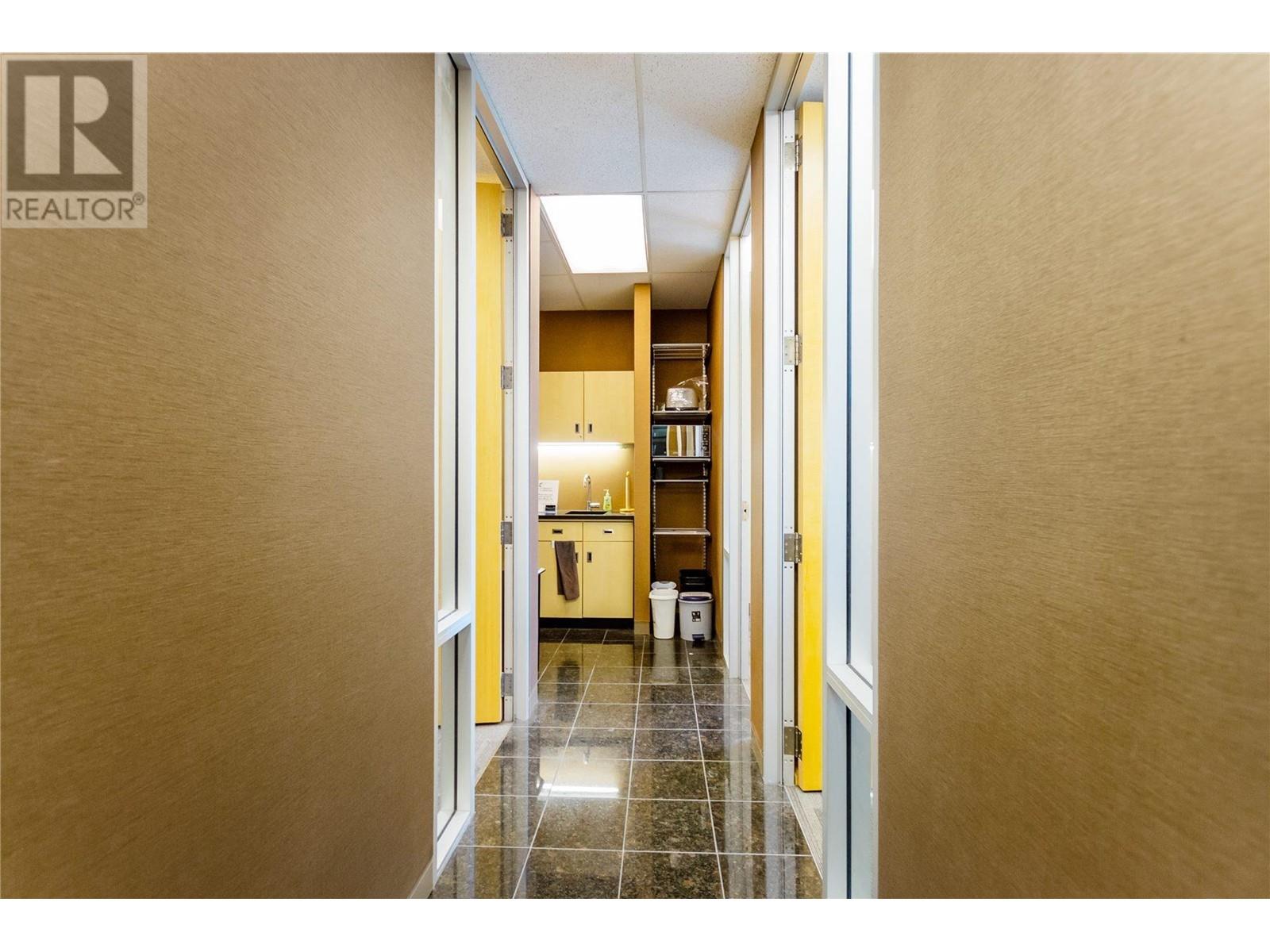 Listing Picture 18 of 20 : 610, 611 & 612 6081 NO. 3 ROAD, Richmond / 烈治文 - 魯藝地產 Yvonne Lu Group - MLS Medallion Club Member