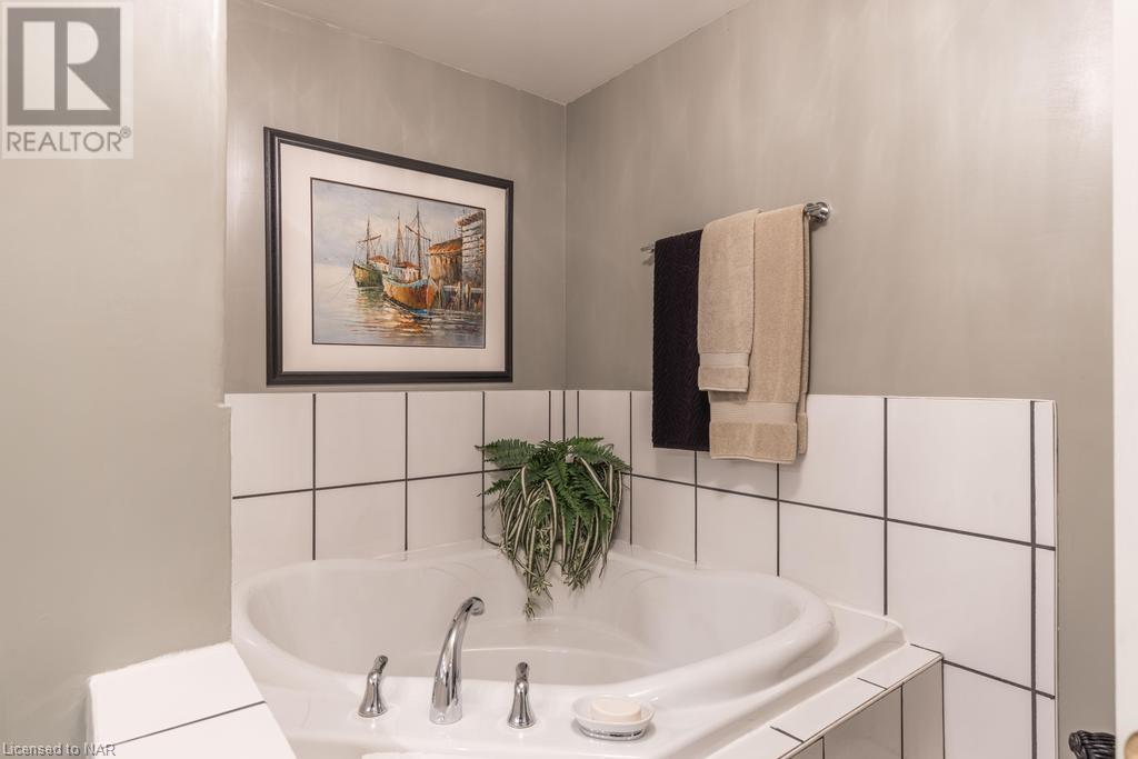 2234 Stonehaven Avenue, Niagara Falls, Ontario  L2J 4K2 - Photo 29 - 40636035