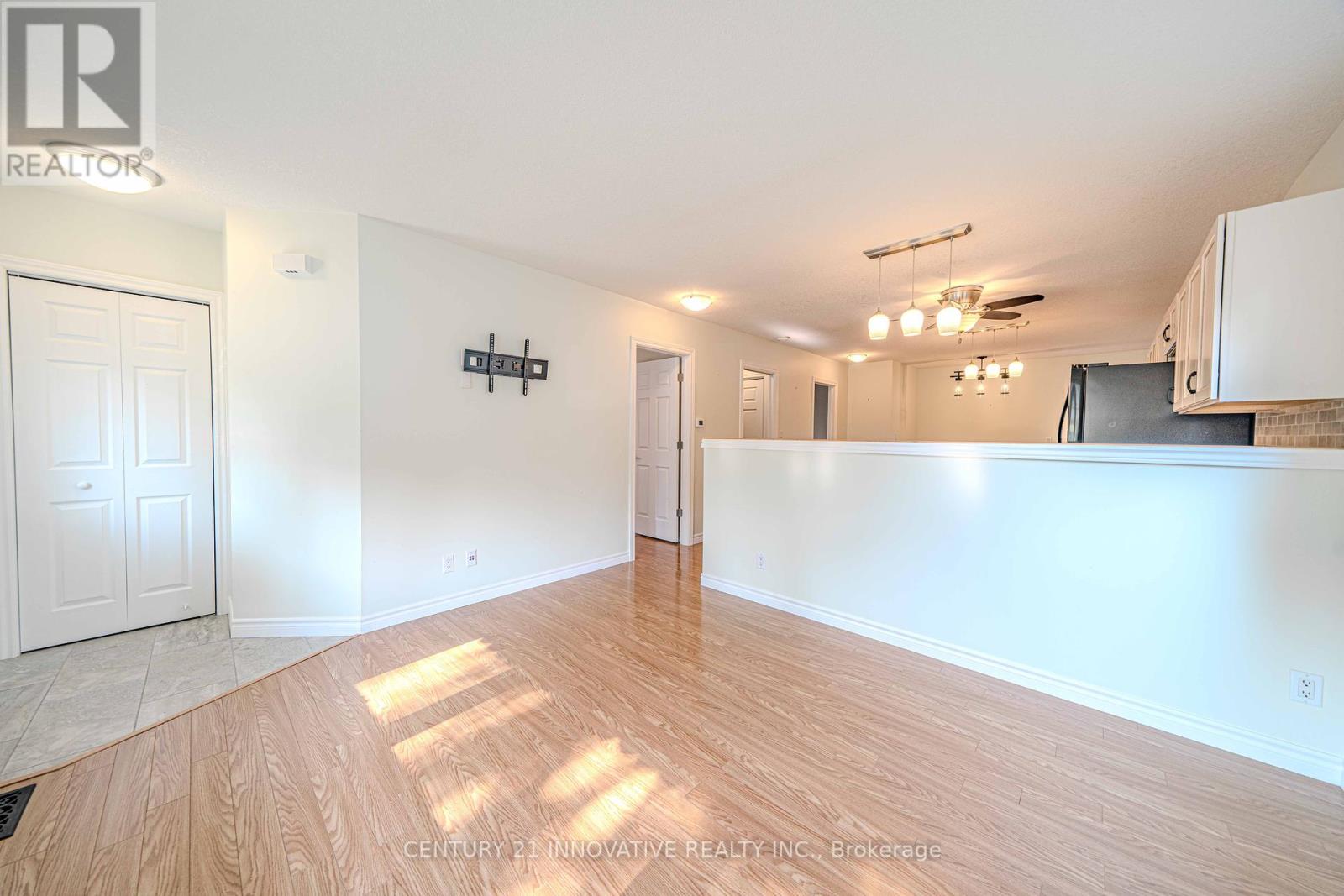 Main - 70 St Clair Avenue, Kitchener, Ontario  N2M 3Z4 - Photo 8 - X9262404