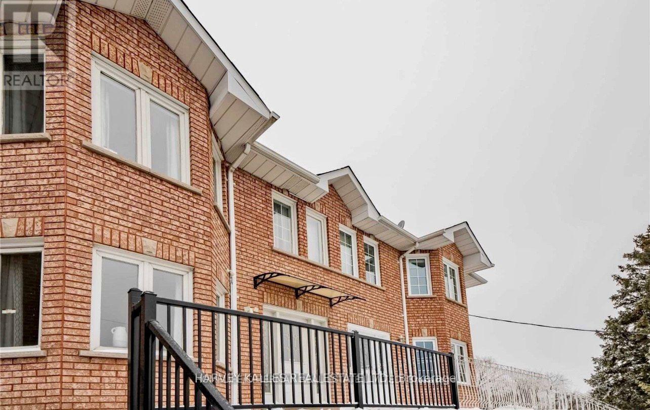 Main - 394 Caledonia Road, Toronto, Ontario  M6E 4T8 - Photo 2 - W9263767