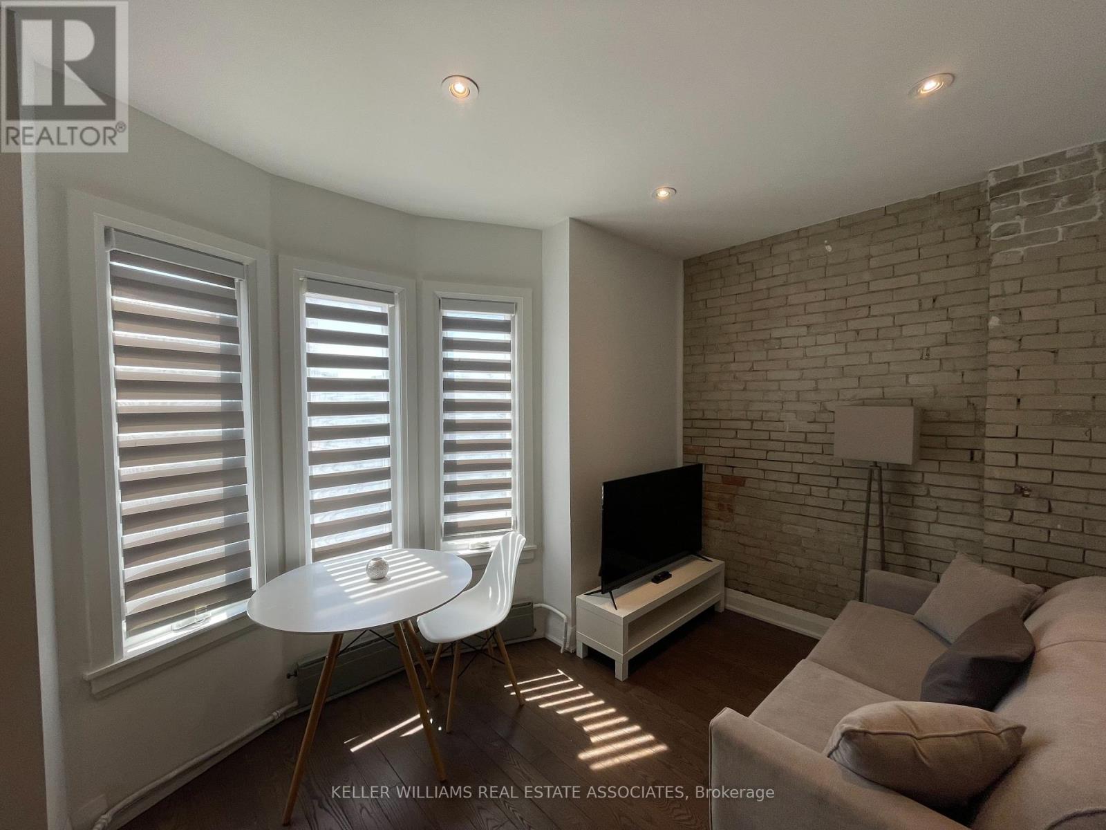 2 - 1236 Bloor Street W, Toronto (Dovercourt-Wallace Emerson-Junction), Ontario  M6H 1N3 - Photo 1 - W9263907