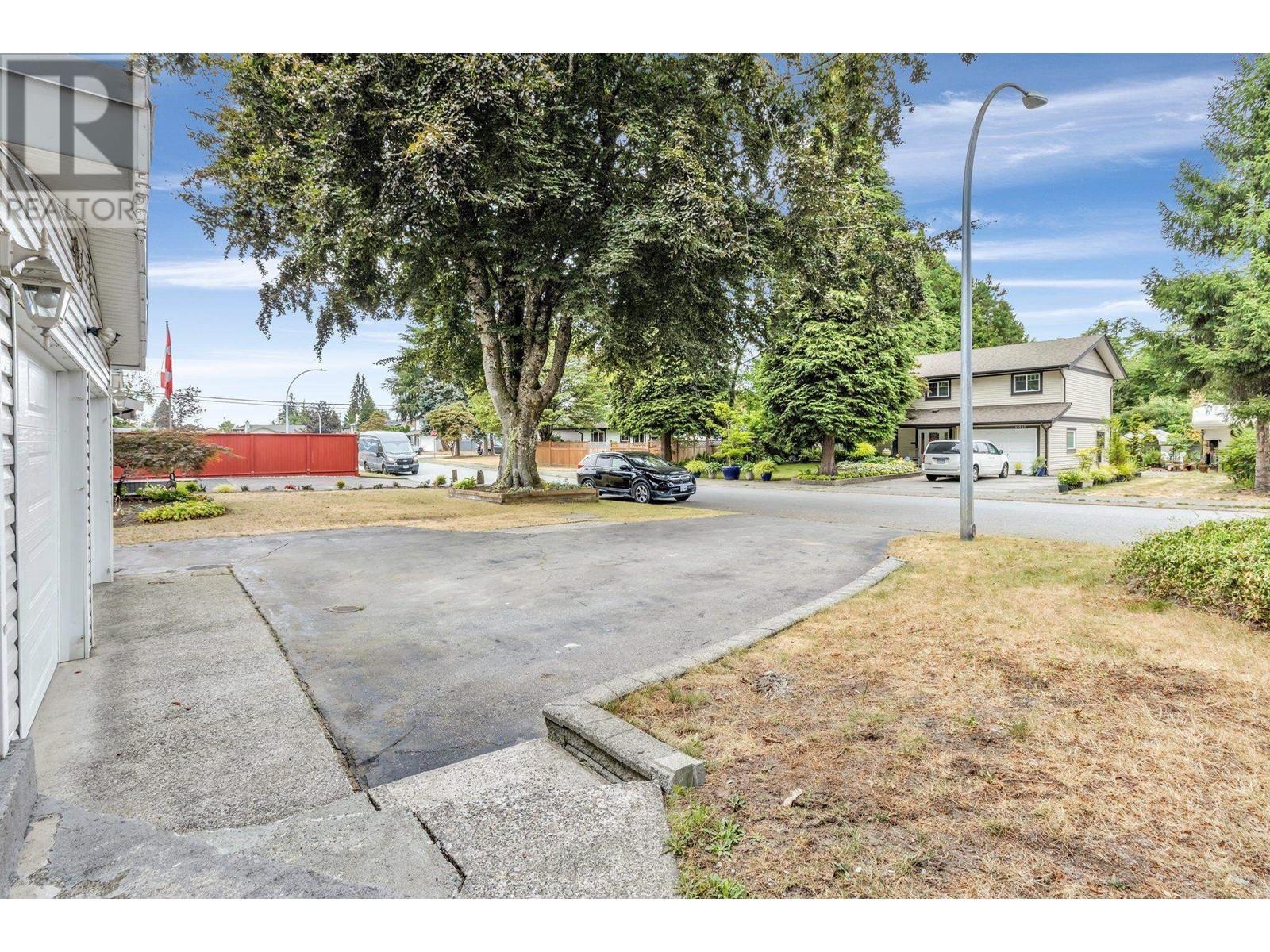 19536 118b Avenue, Pitt Meadows, British Columbia  V3Y 1L3 - Photo 4 - R2916937