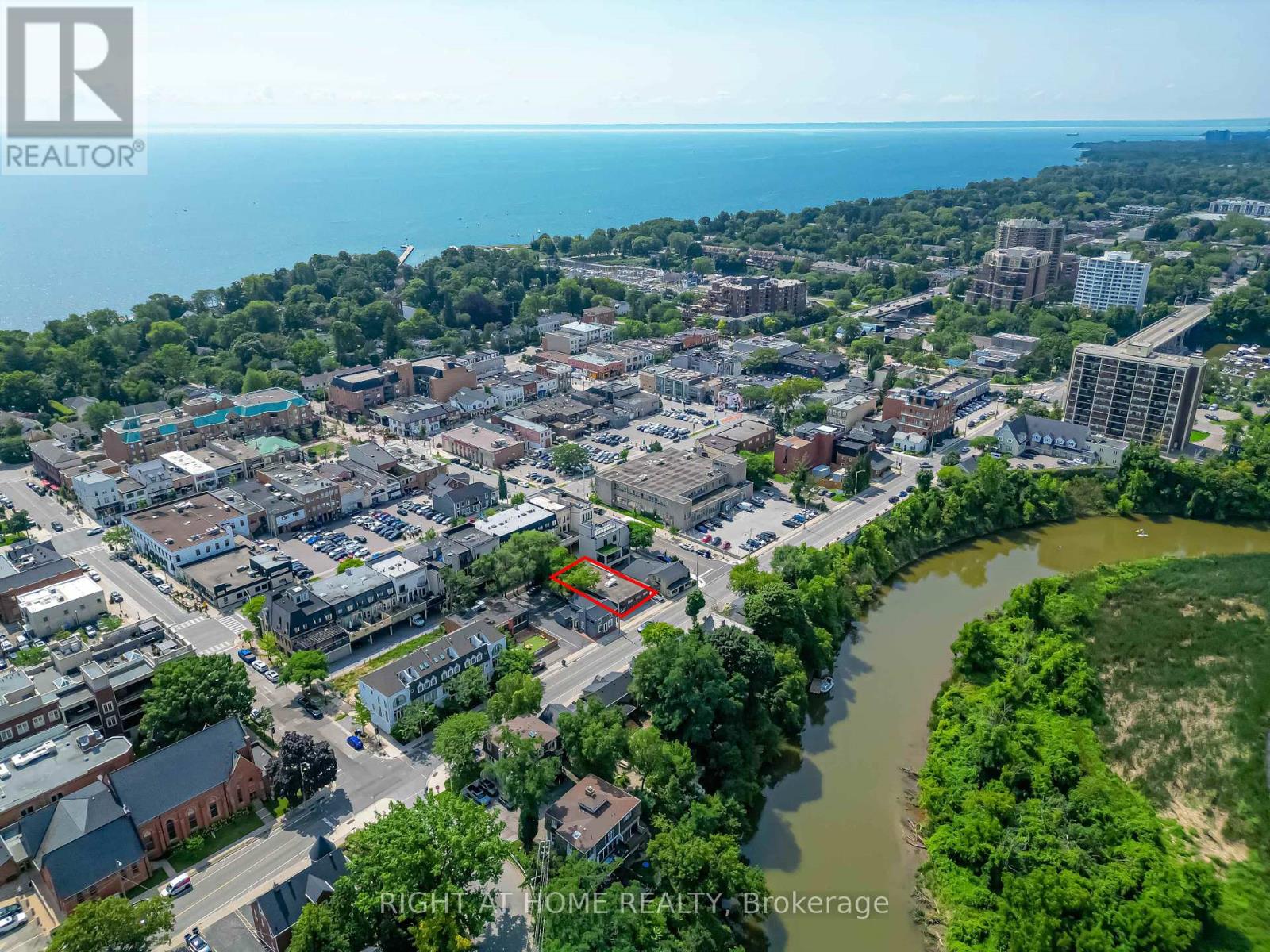 214 RANDALL STREET, Oakville, Ontario