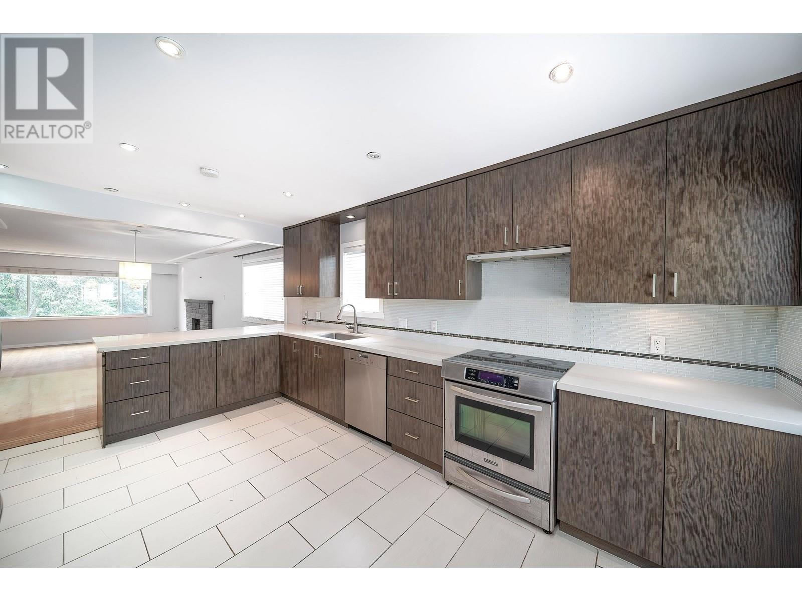 3063 Rosemont Drive, Vancouver, British Columbia V5S 2C8 - Photo 12 - R2917134