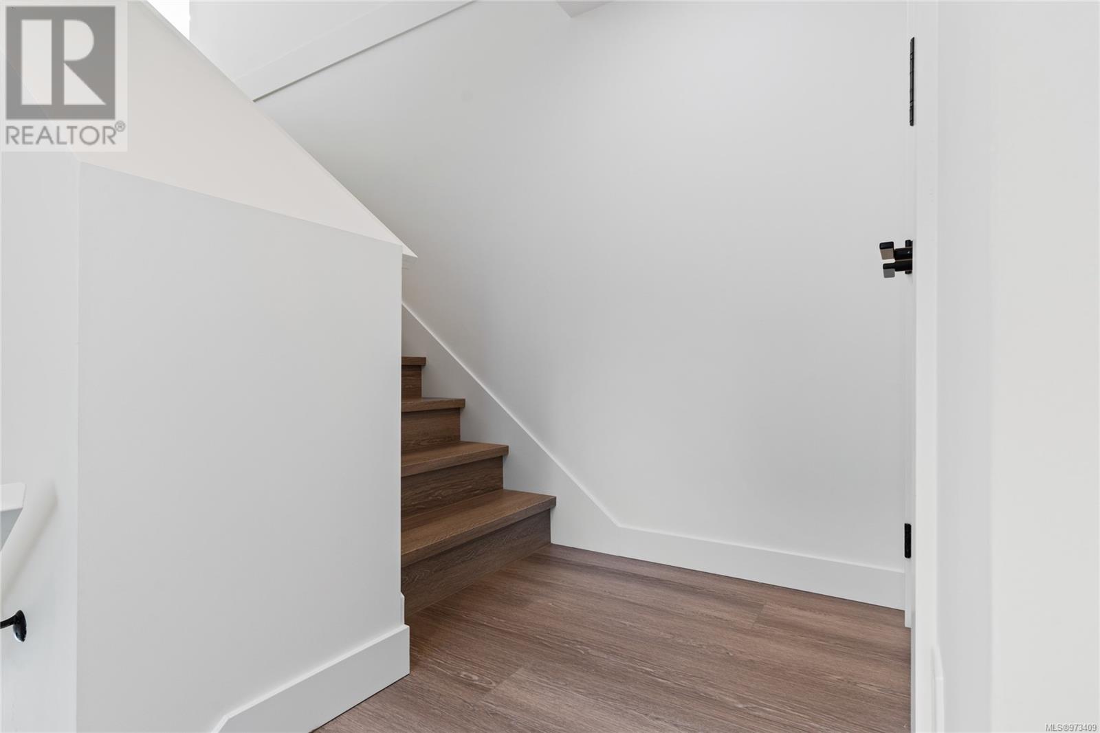 Property at 2821 Caster Pl image 5
