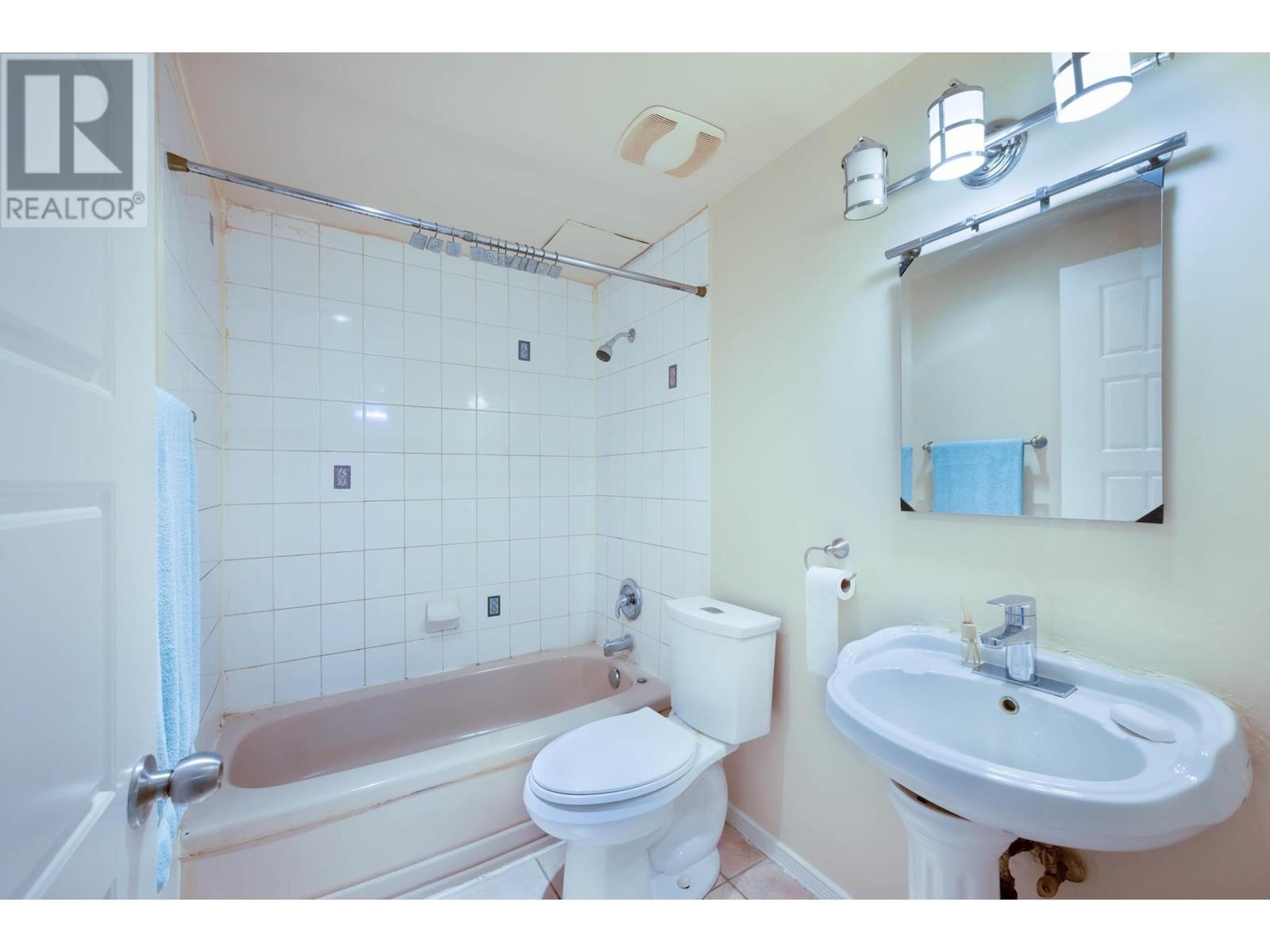 114 175 E 4th Street, North Vancouver, British Columbia  V7L 1H8 - Photo 11 - R2917197