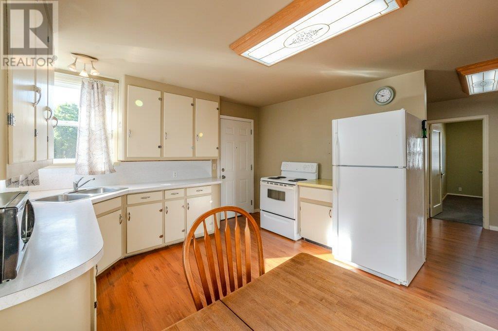 Property at 470 Heales Avenue image 2