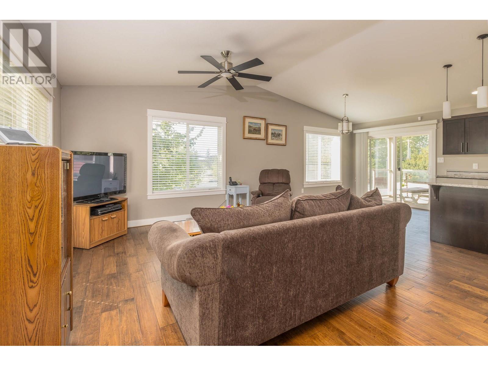 2021 1 Avenue NE Salmon Arm