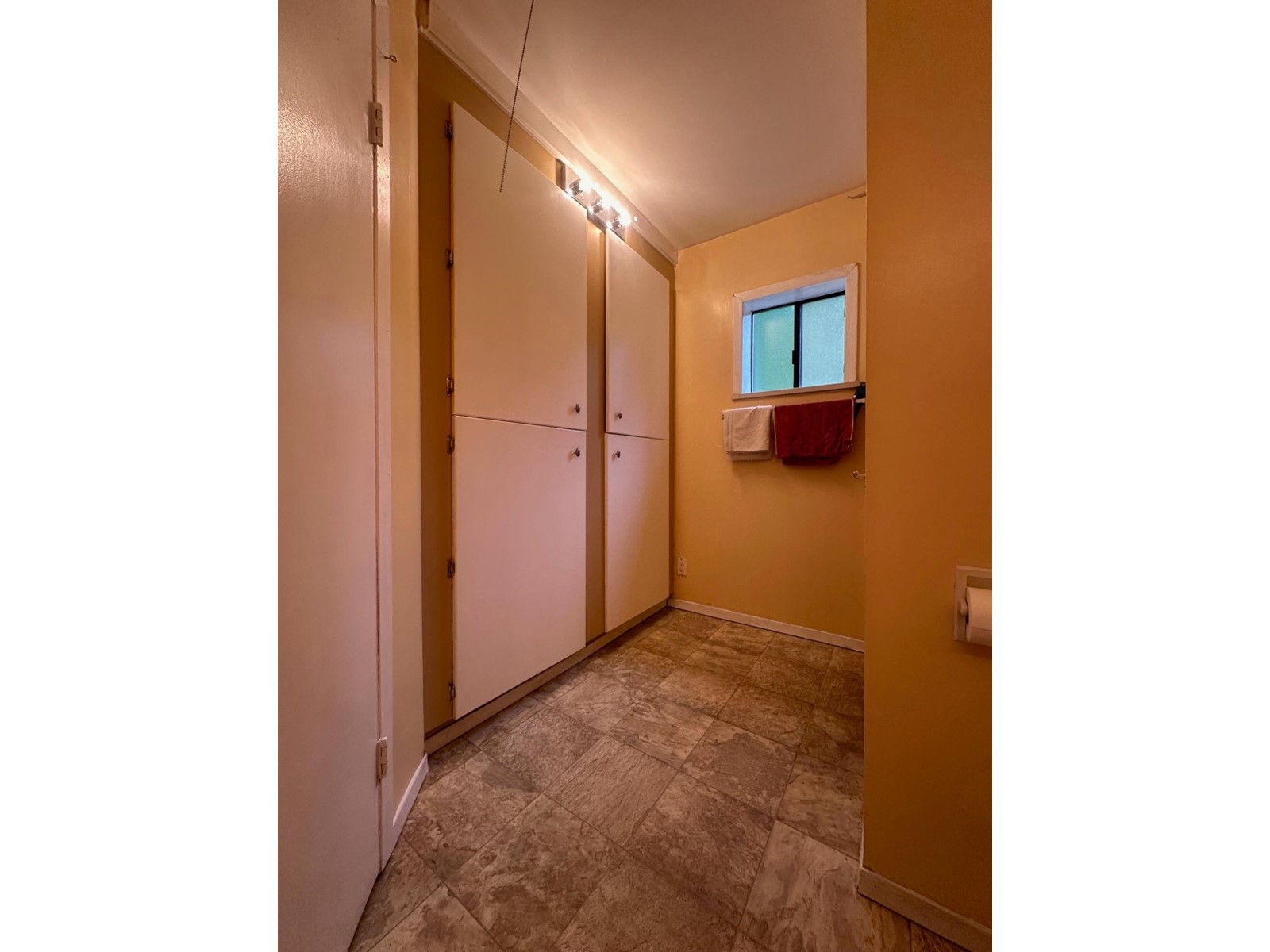 319 Newman Street, Kitchener, British Columbia  V0B 1W1 - Photo 15 - 2474325