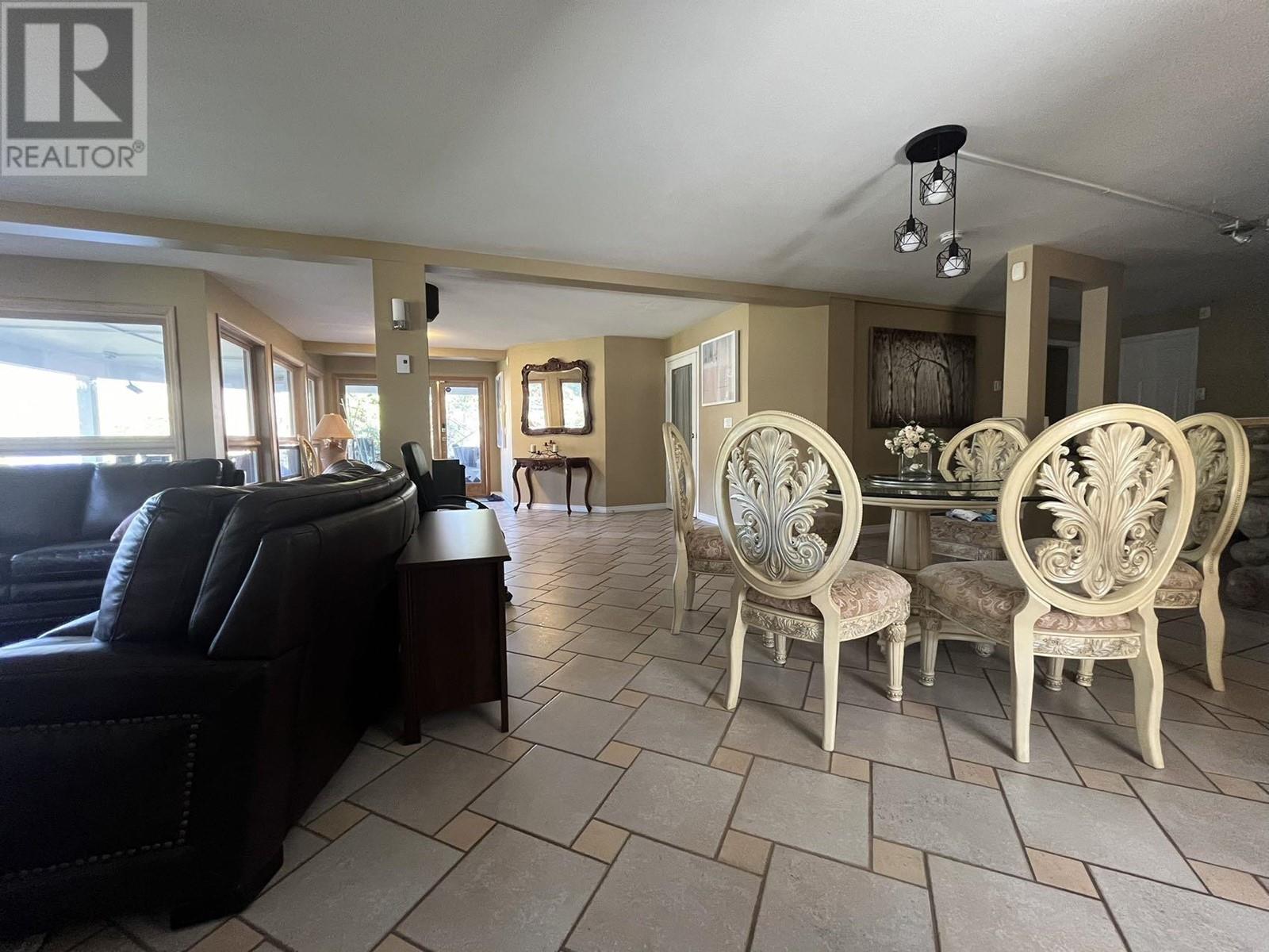 12881 Sunshine Coast Highway, Madeira Park, British Columbia  V0N 2H1 - Photo 14 - R2916924